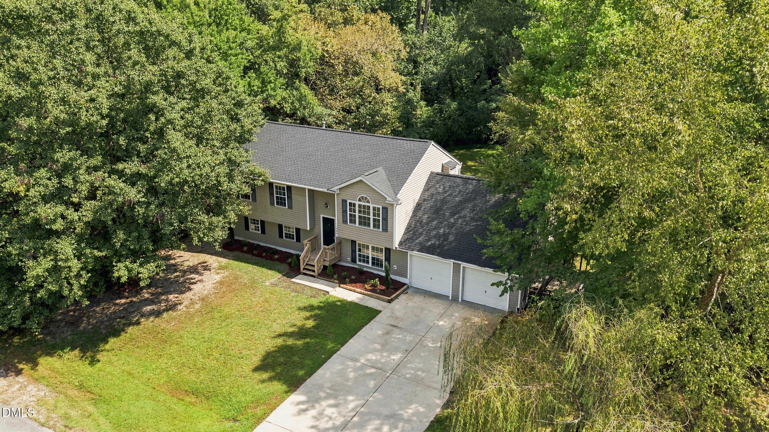 main property photo 30