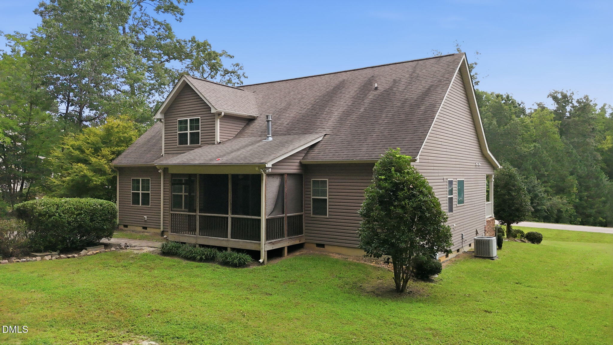main property photo 8