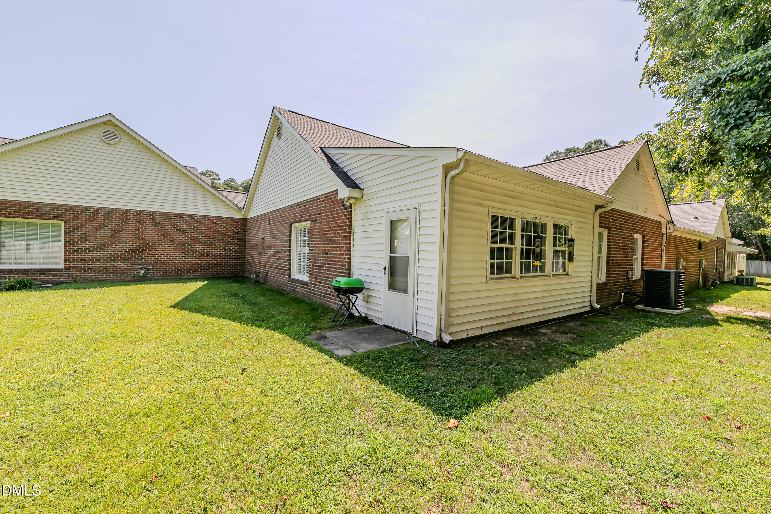 main property photo 32