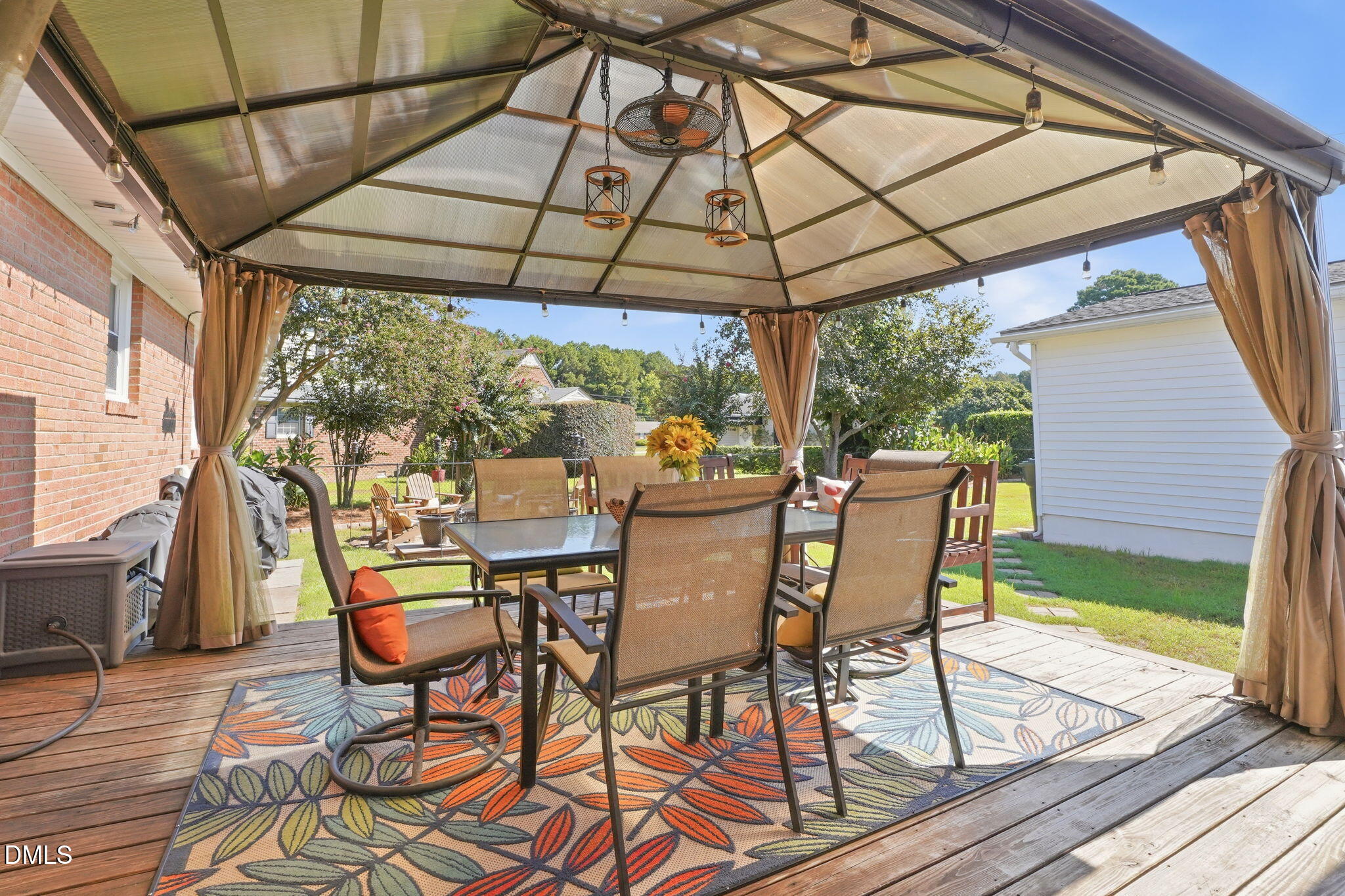 main property photo 31
