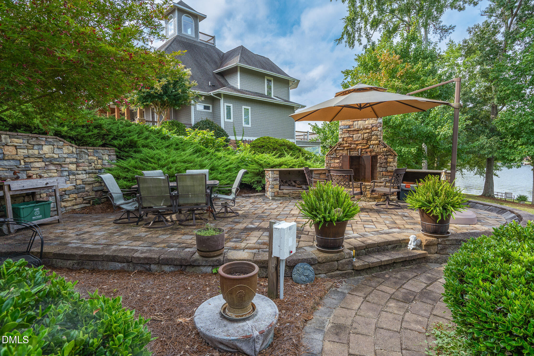 main property photo 12