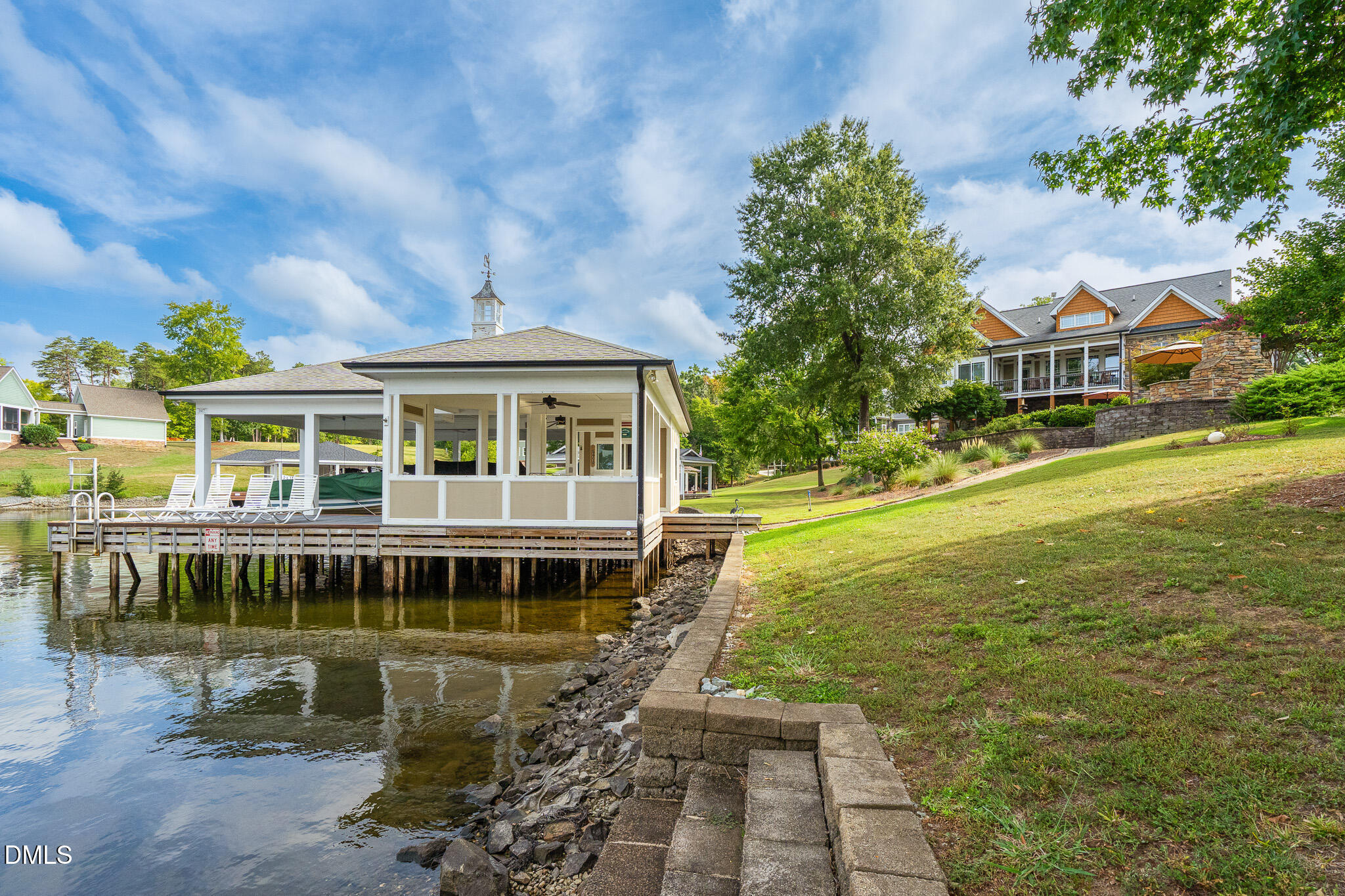 main property photo 17