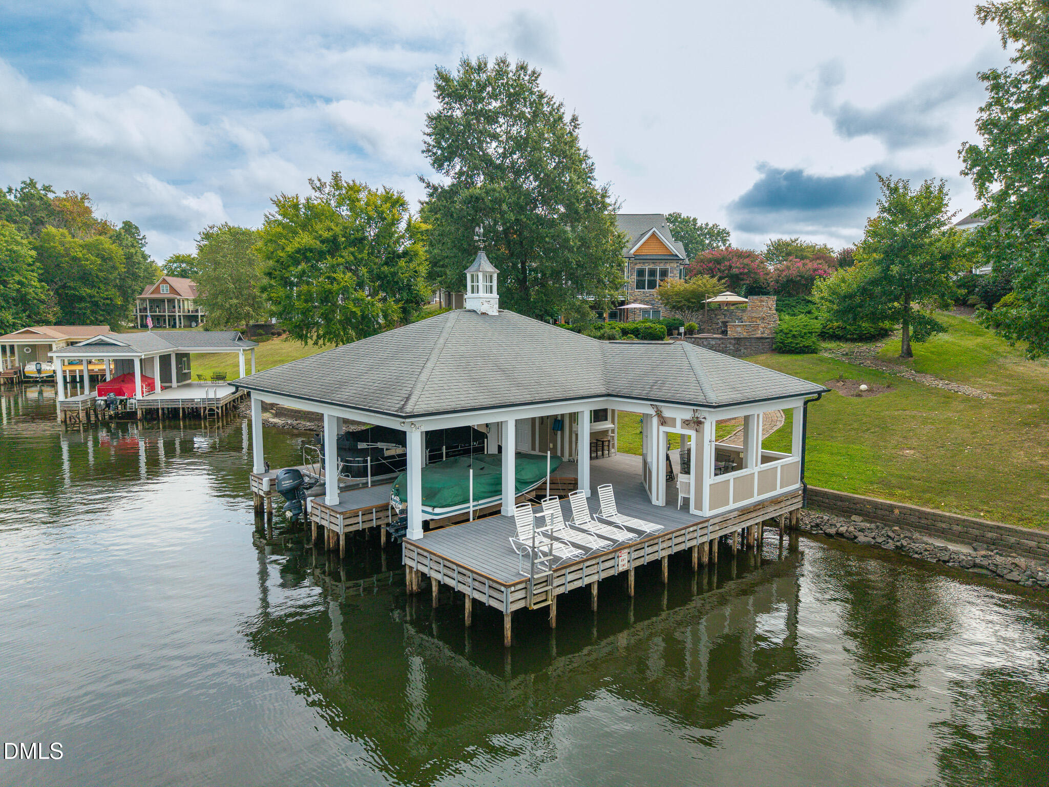 main property photo 19
