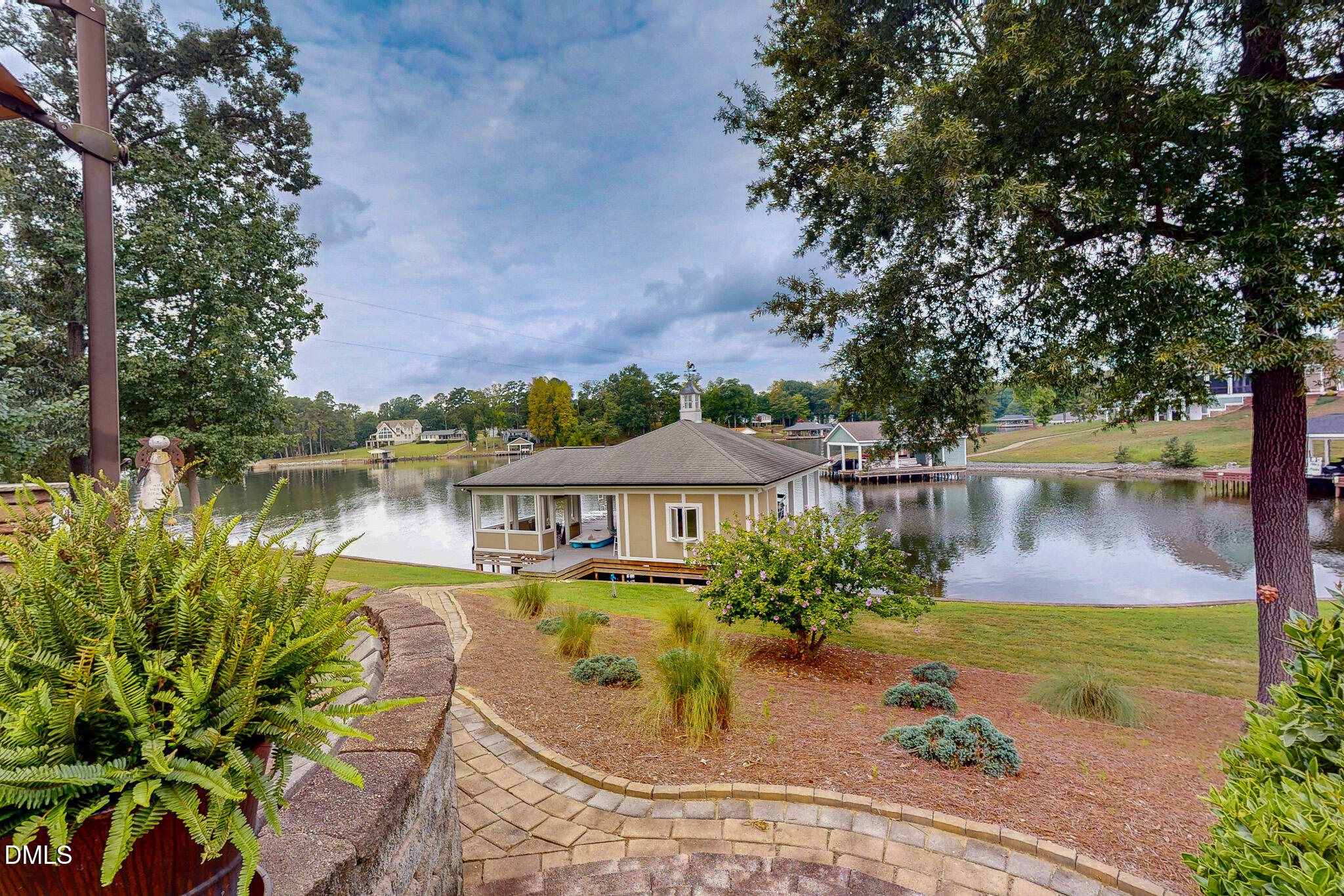main property photo 89
