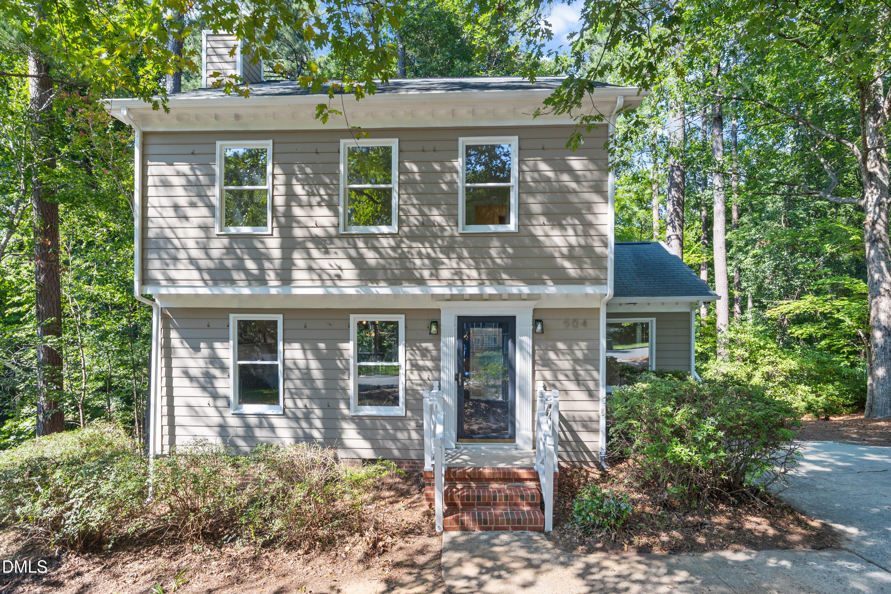 main property photo 3