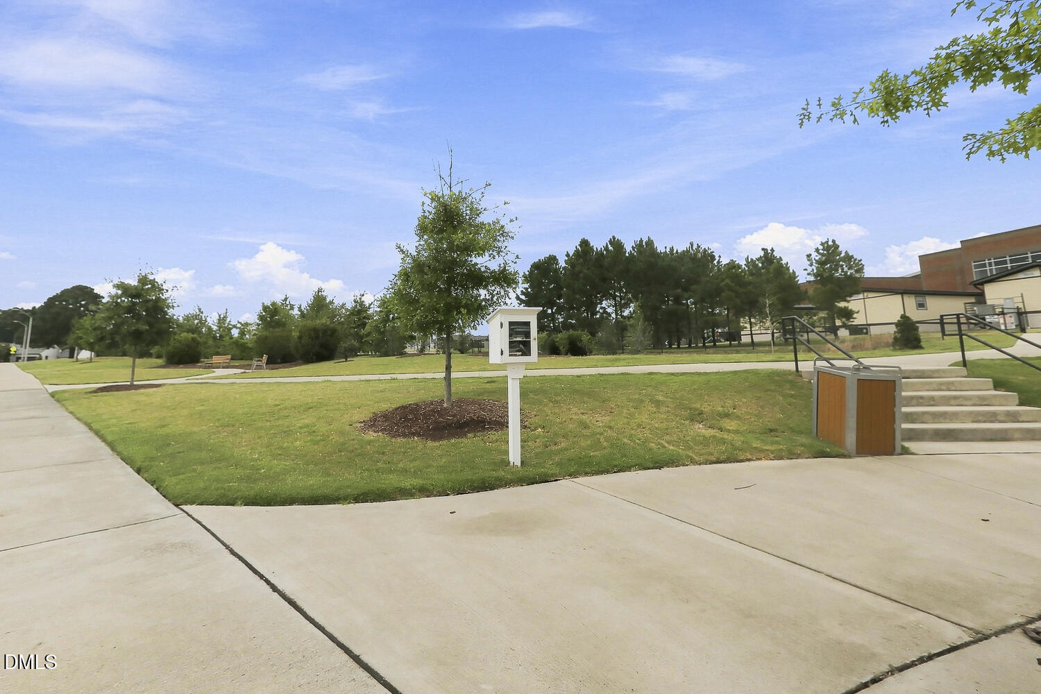 main property photo 40