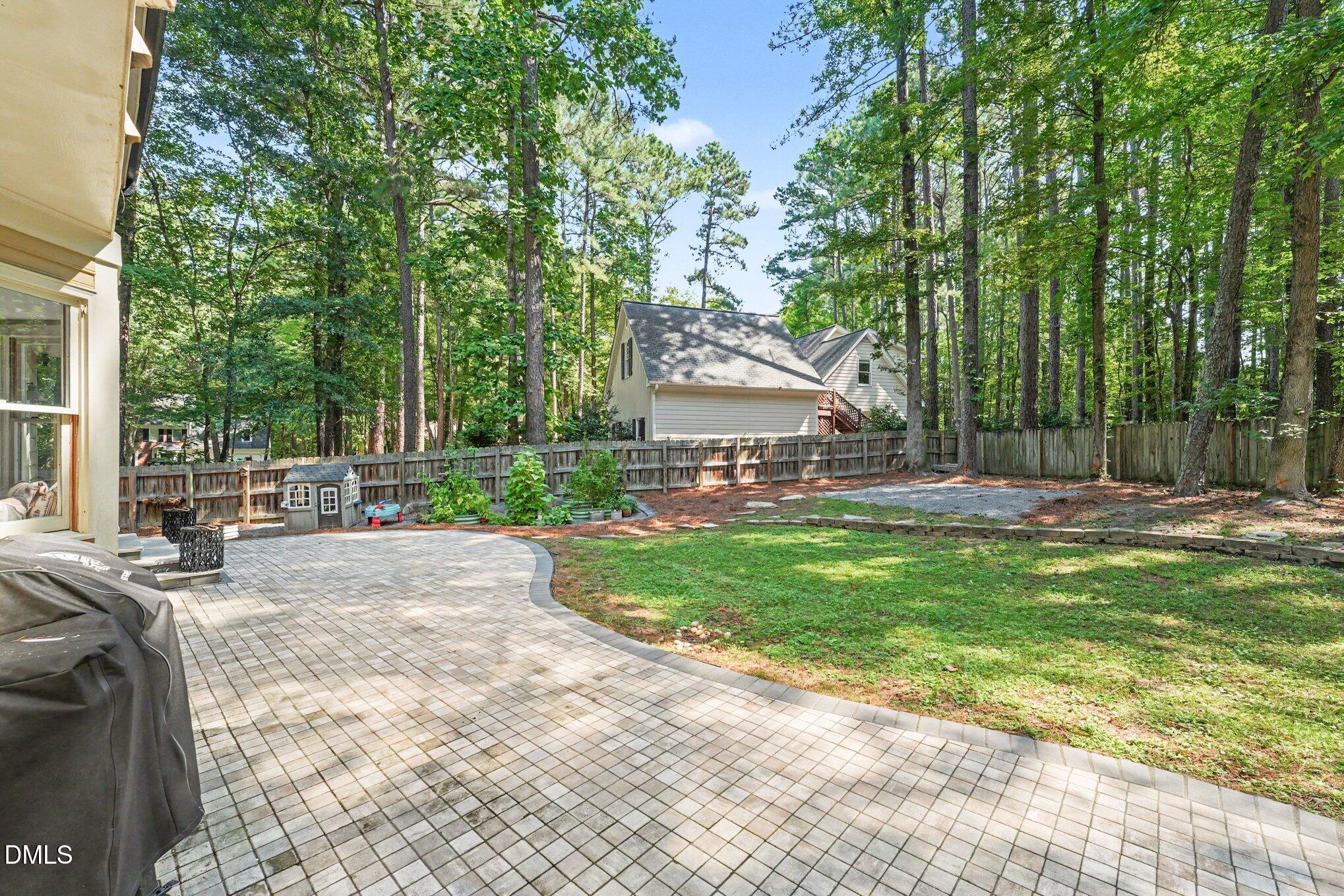main property photo 30