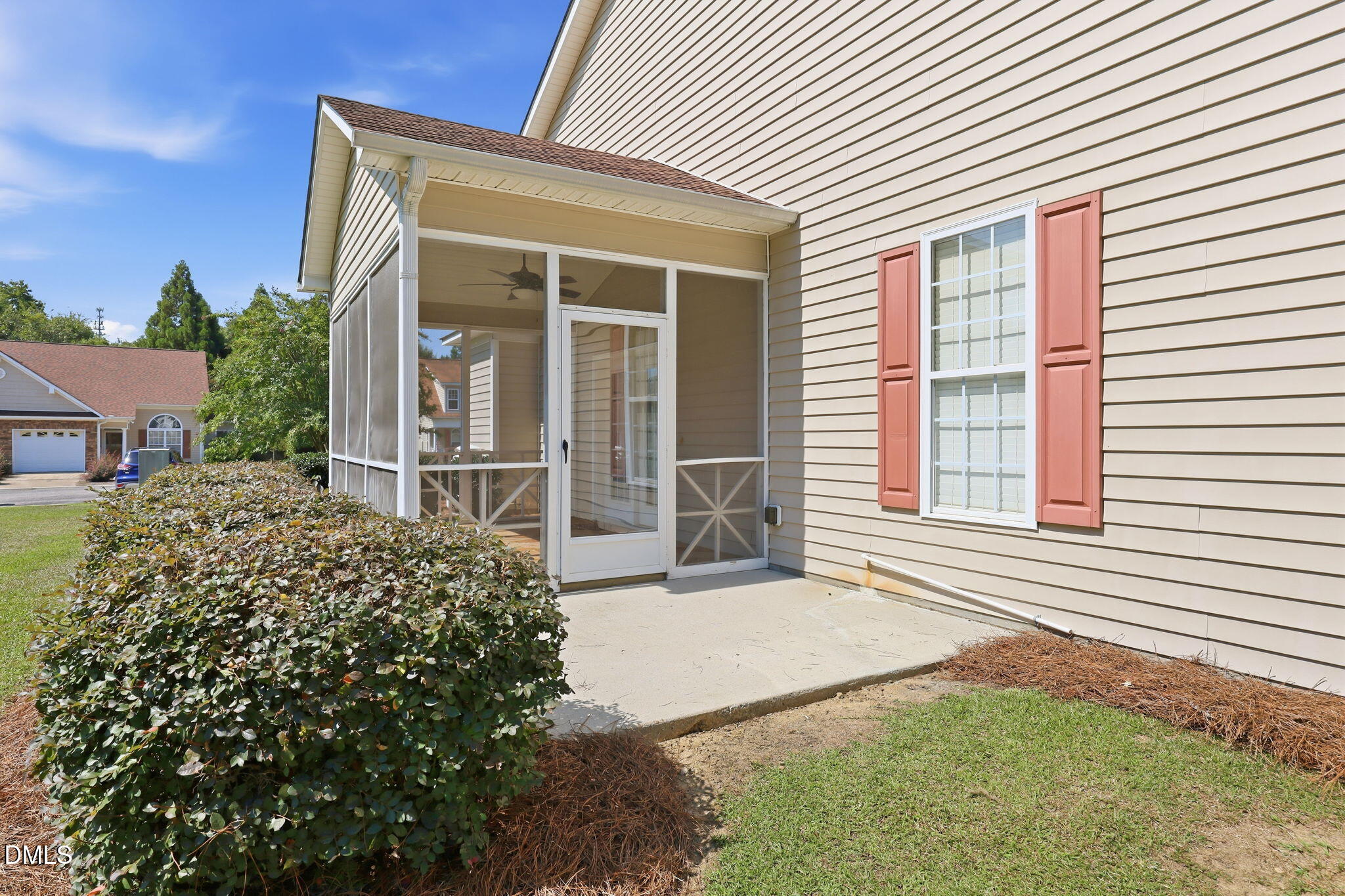 main property photo 28