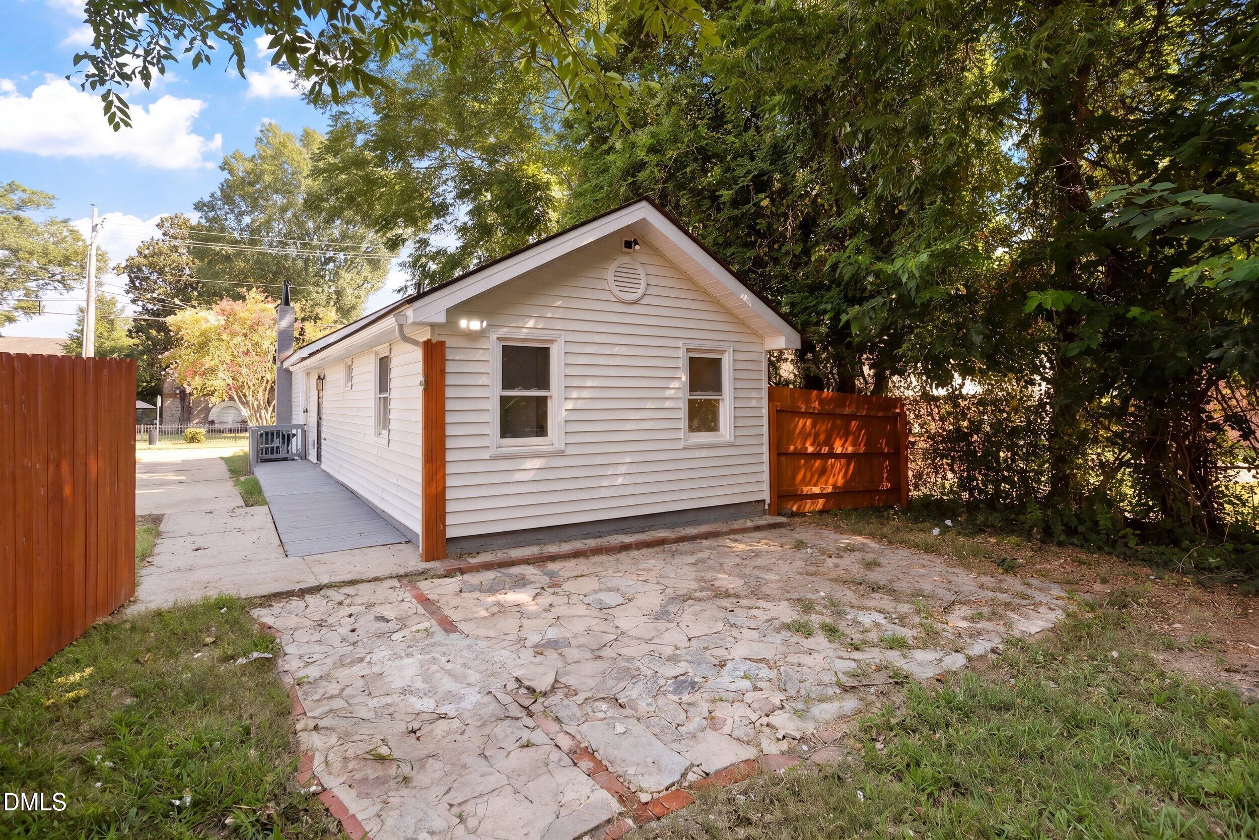 main property photo 29
