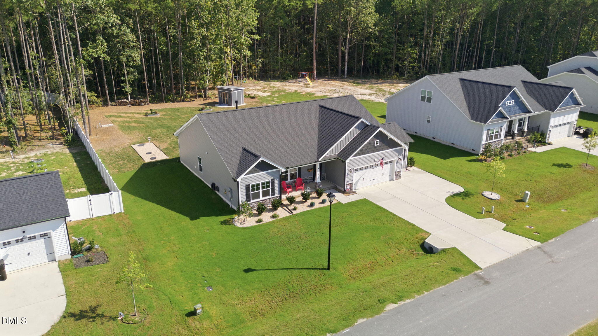 main property photo 33