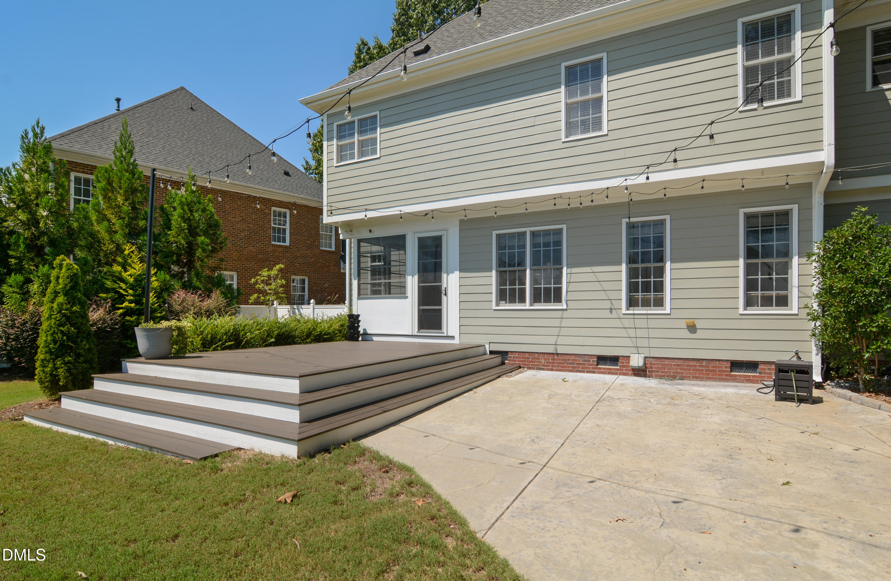 main property photo 30