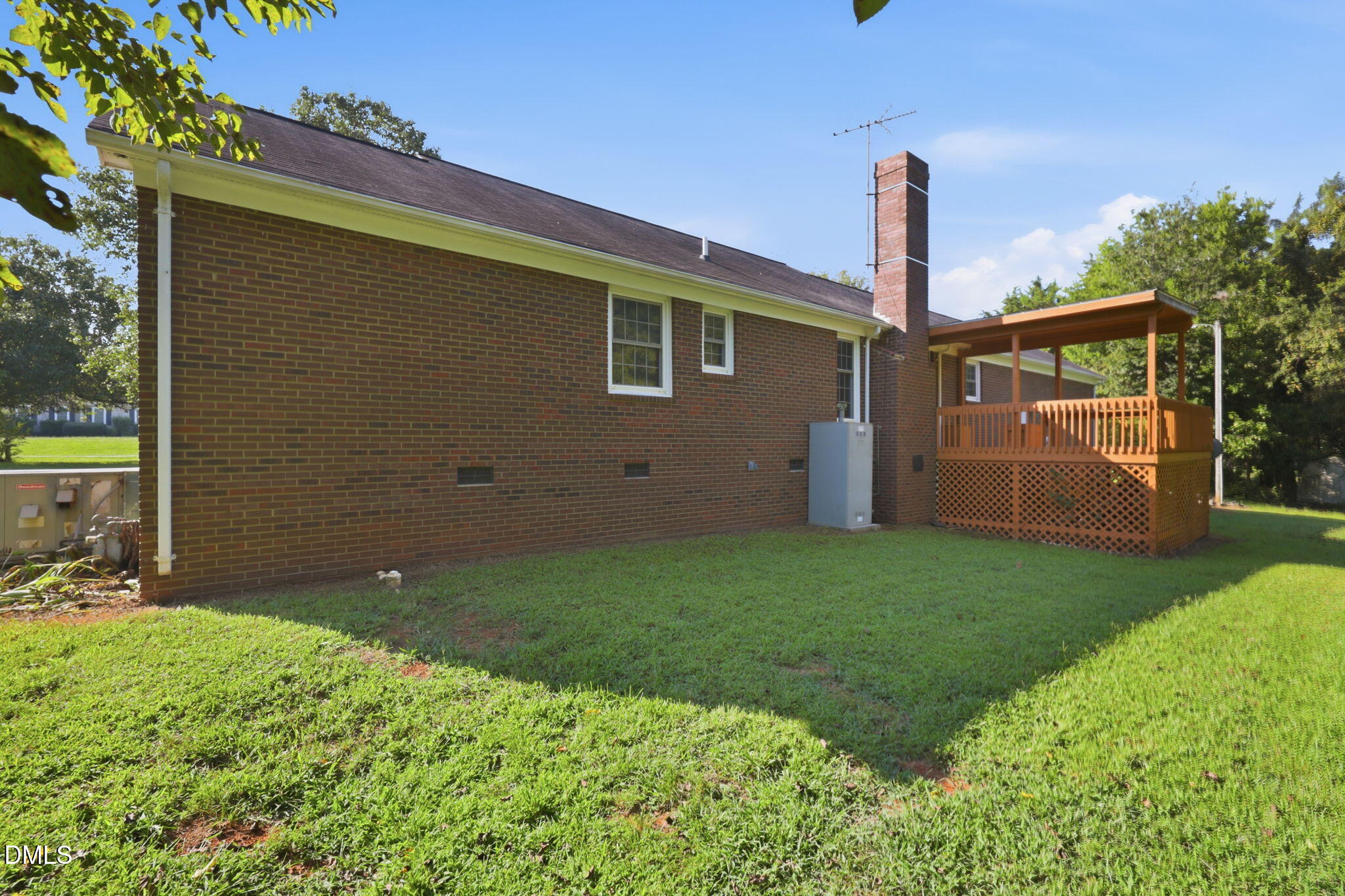 main property photo 28
