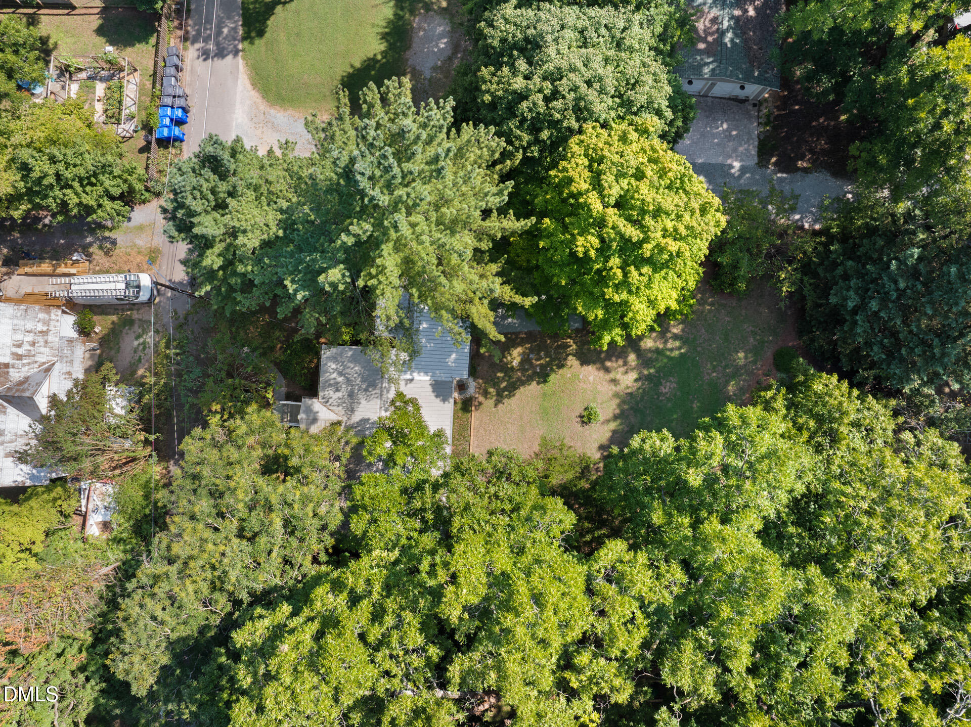 main property photo 35