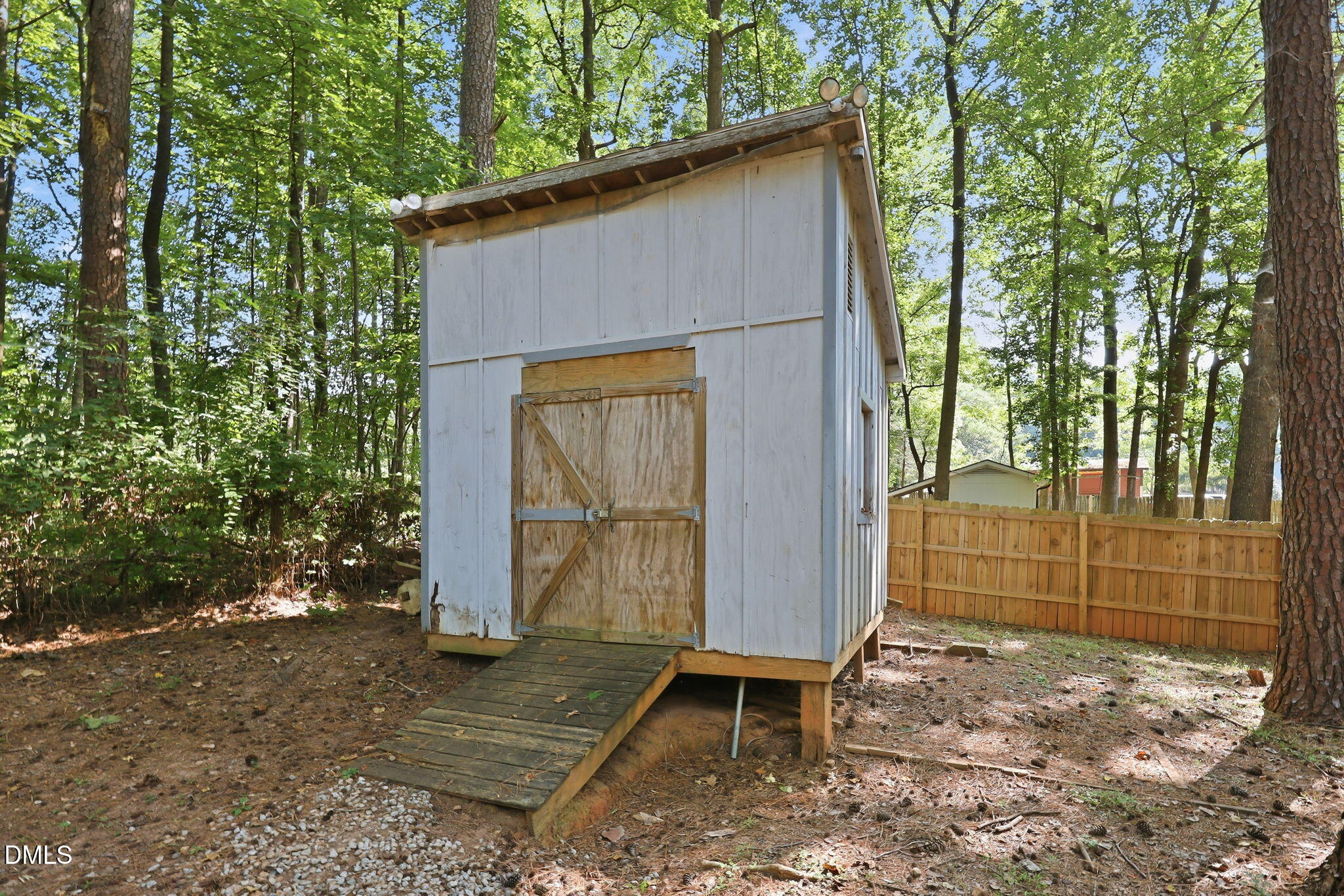 main property photo 37