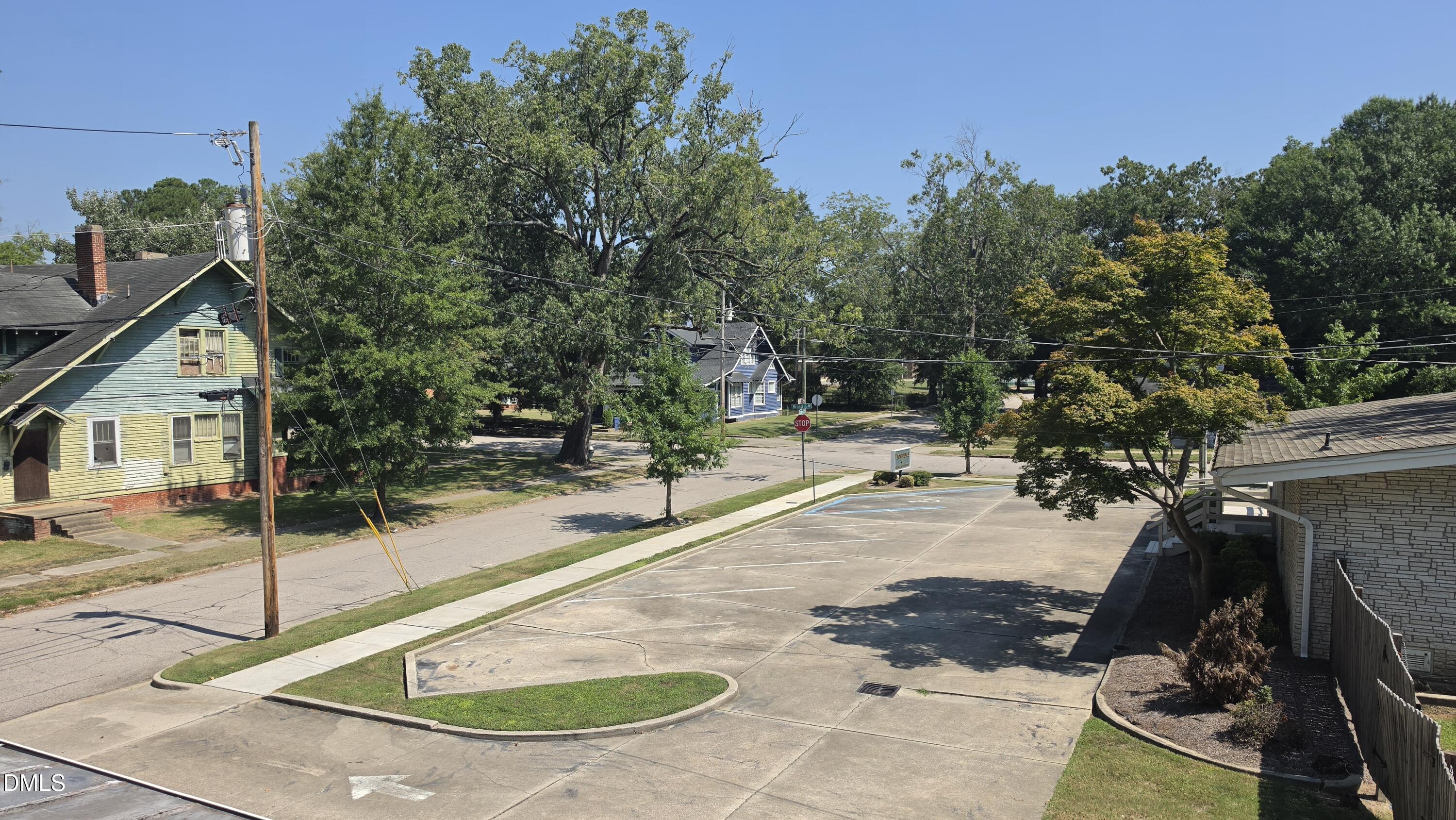 main property photo 27