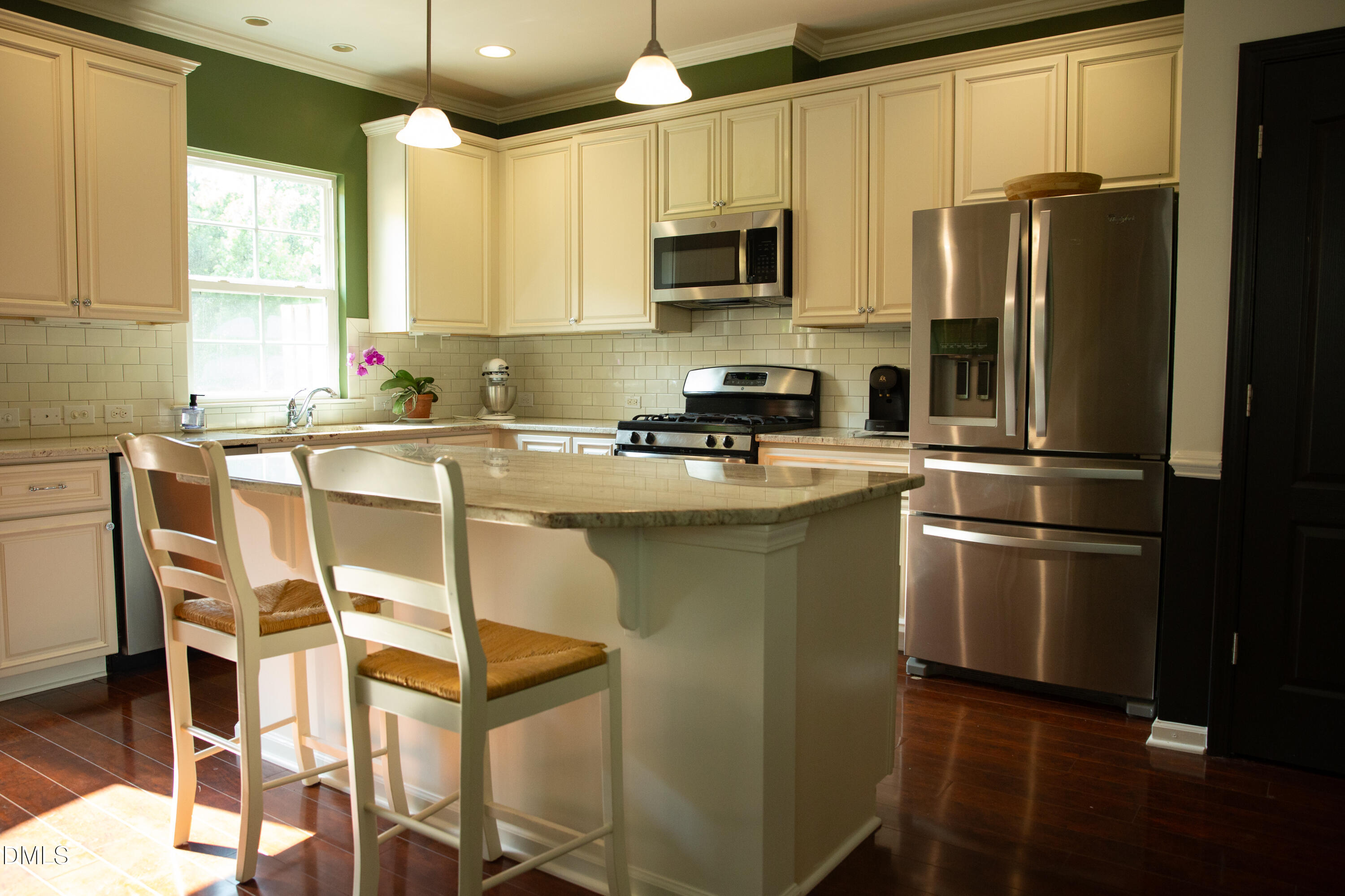 main property photo 13