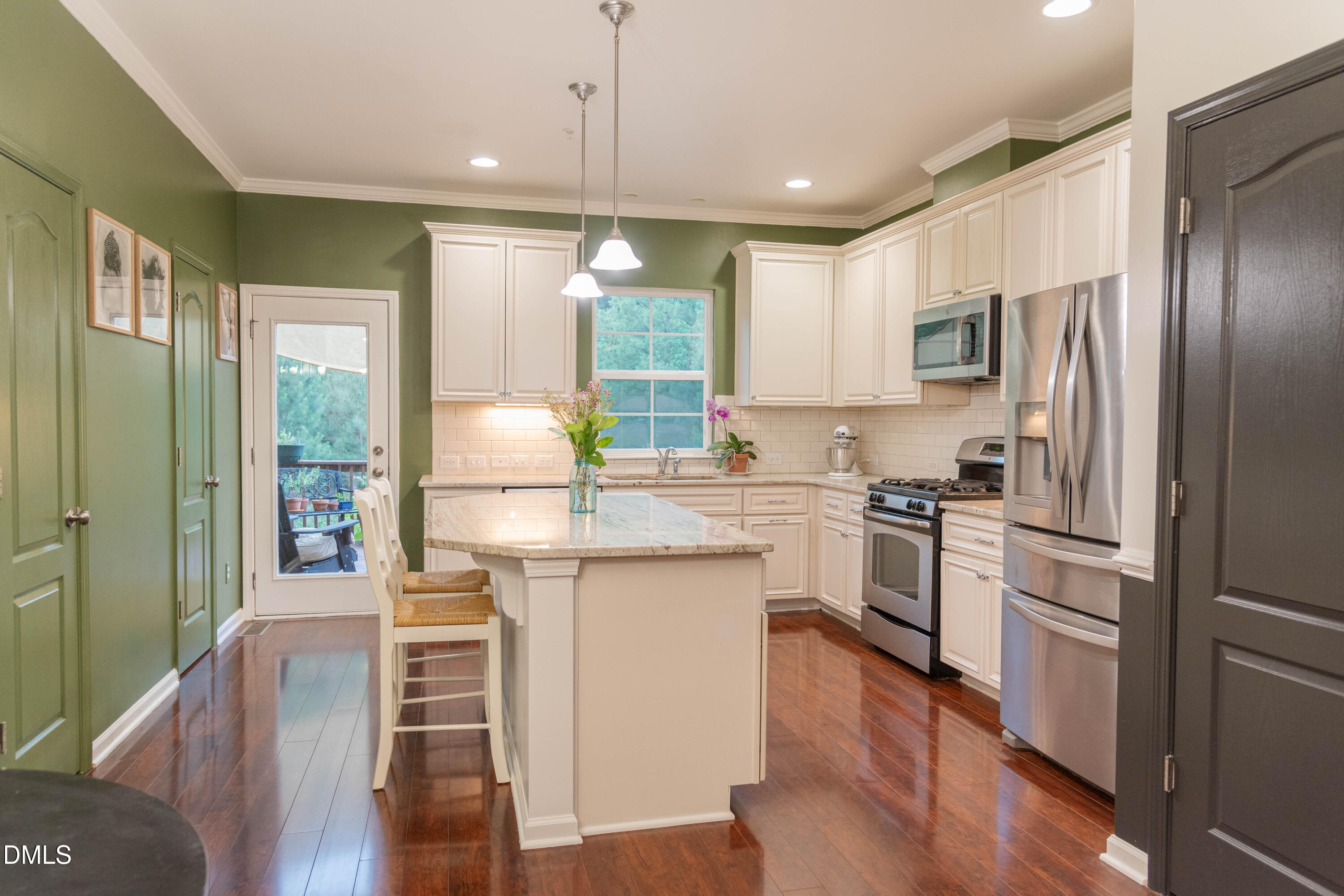 main property photo 15