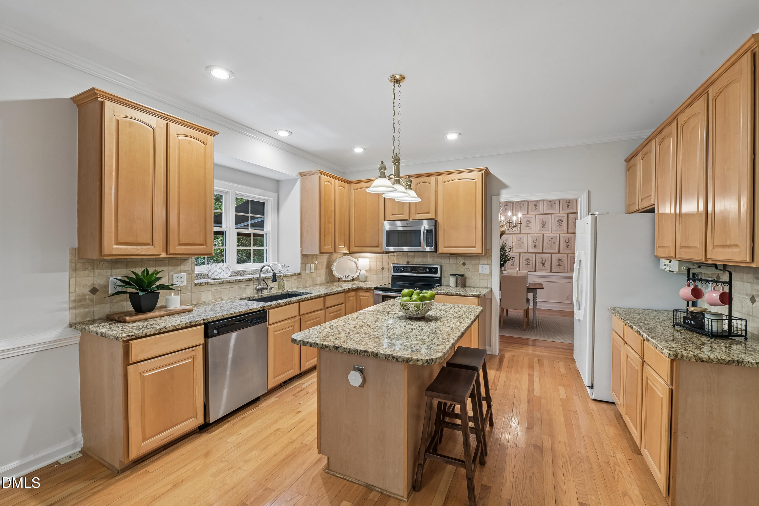 main property photo 5