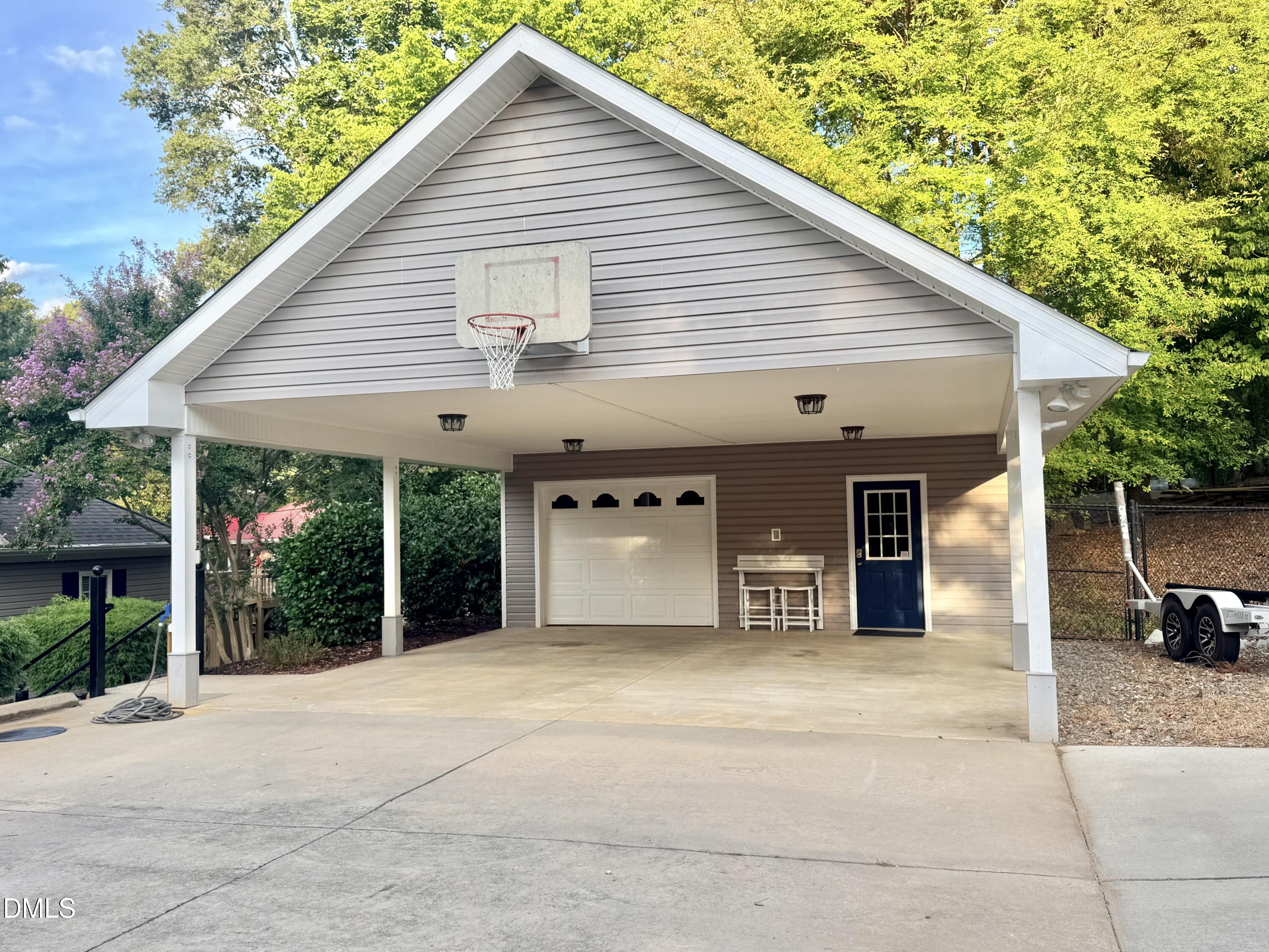 main property photo 79