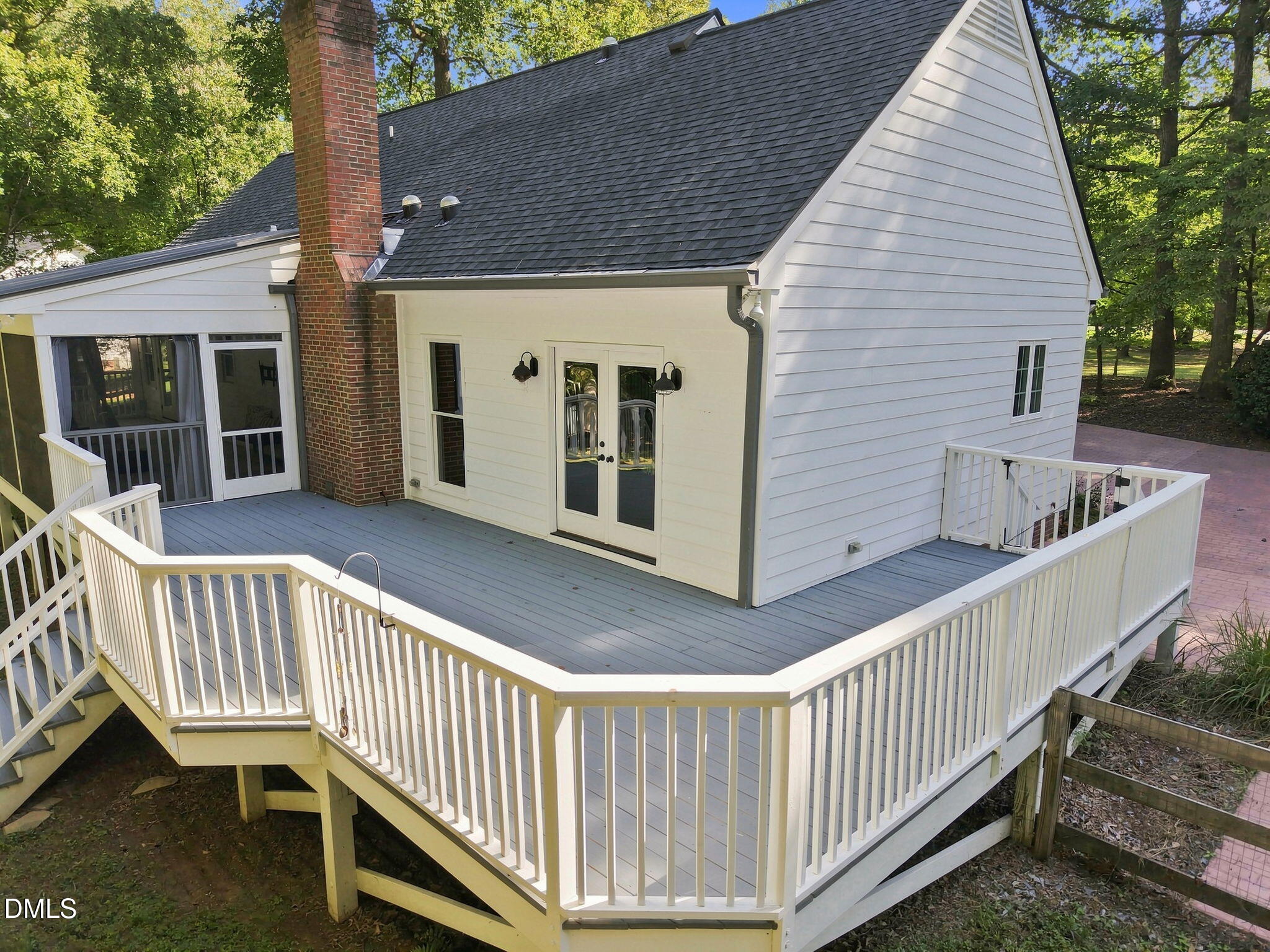 main property photo 30