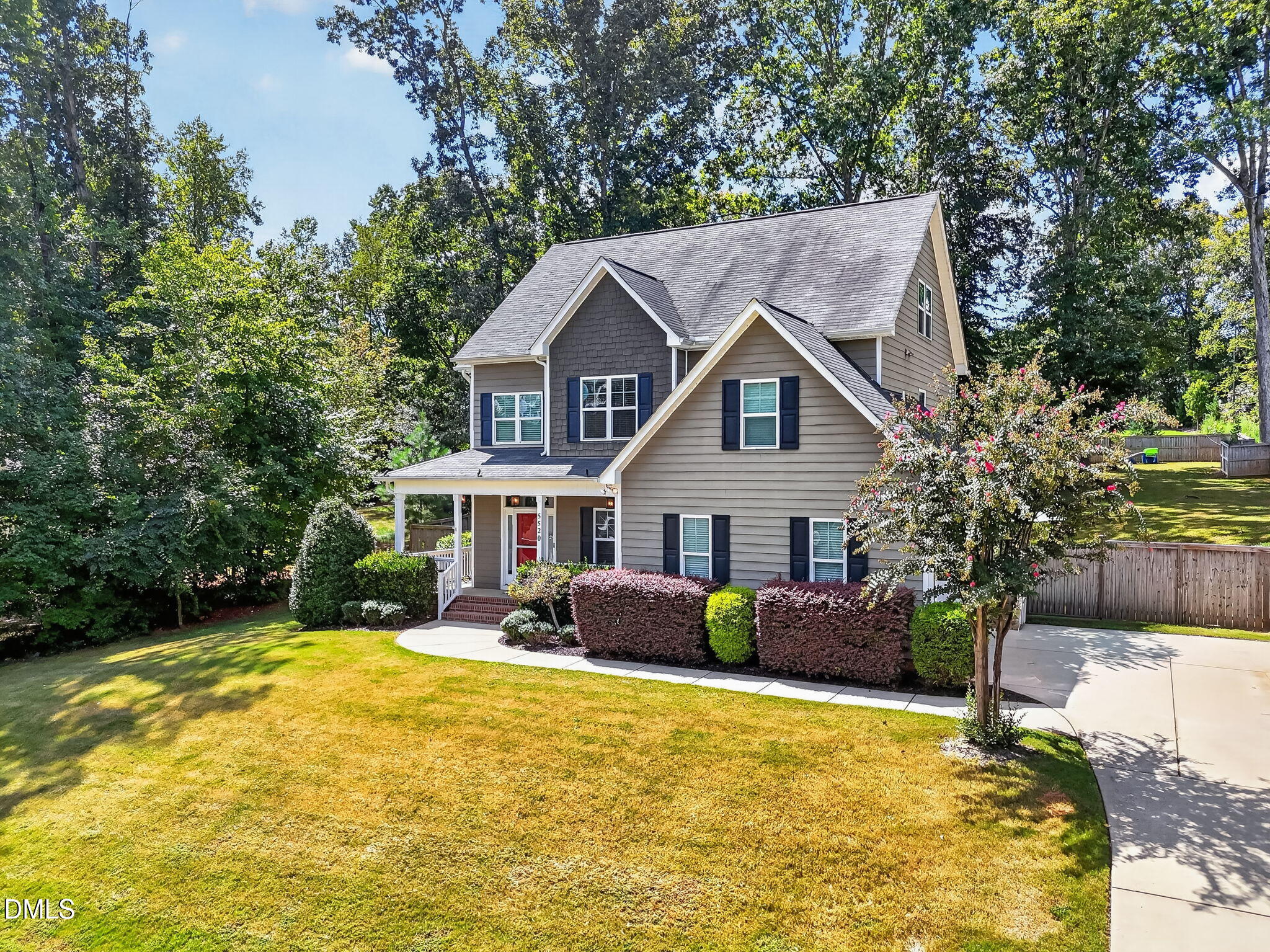 main property photo 3
