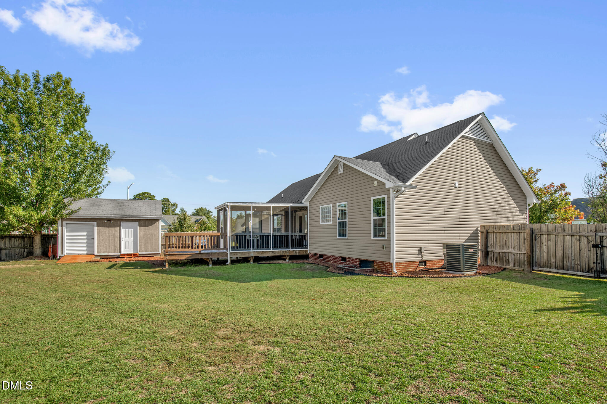 main property photo 30
