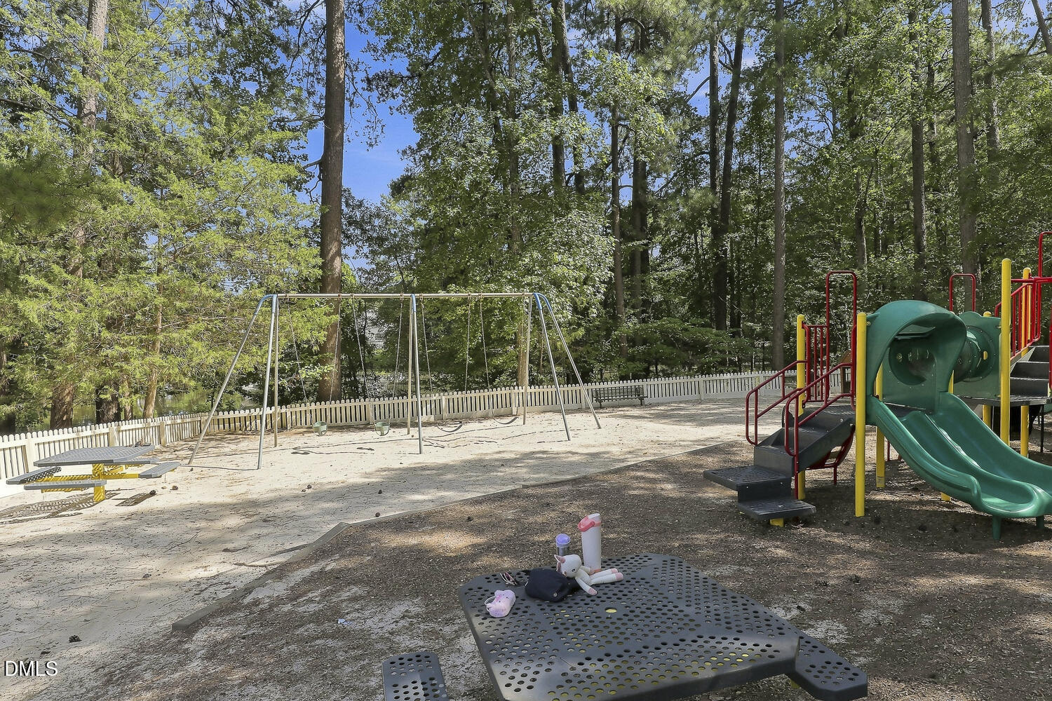 main property photo 16
