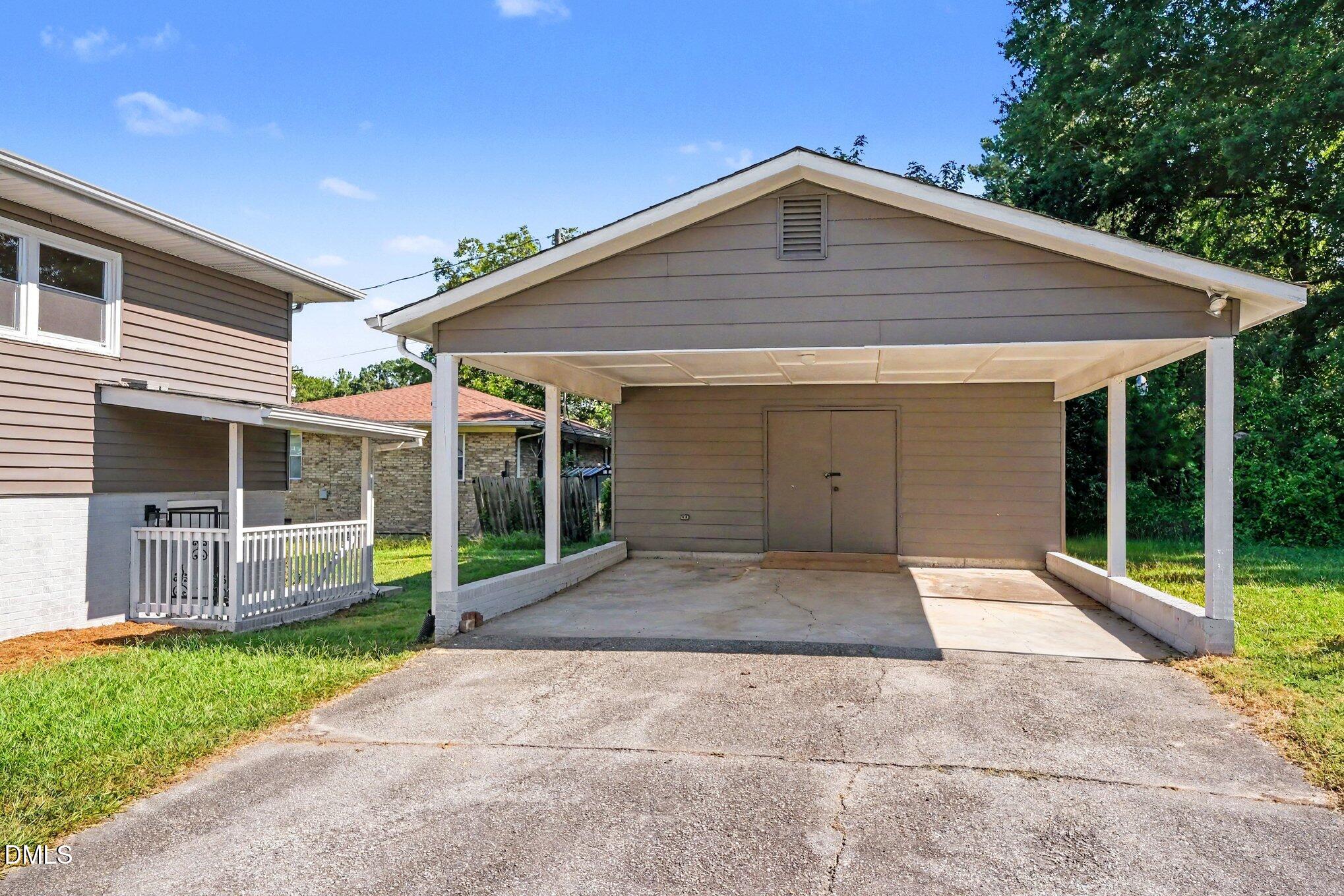 main property photo 28
