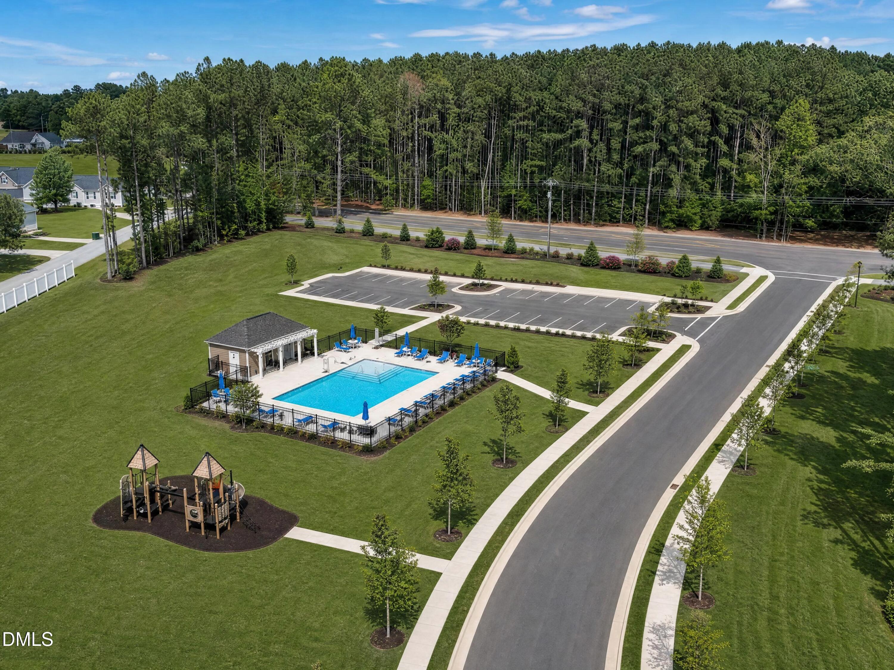 main property photo 23