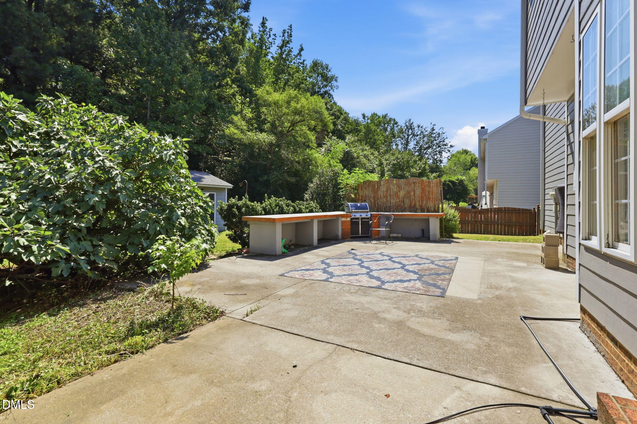 main property photo 30