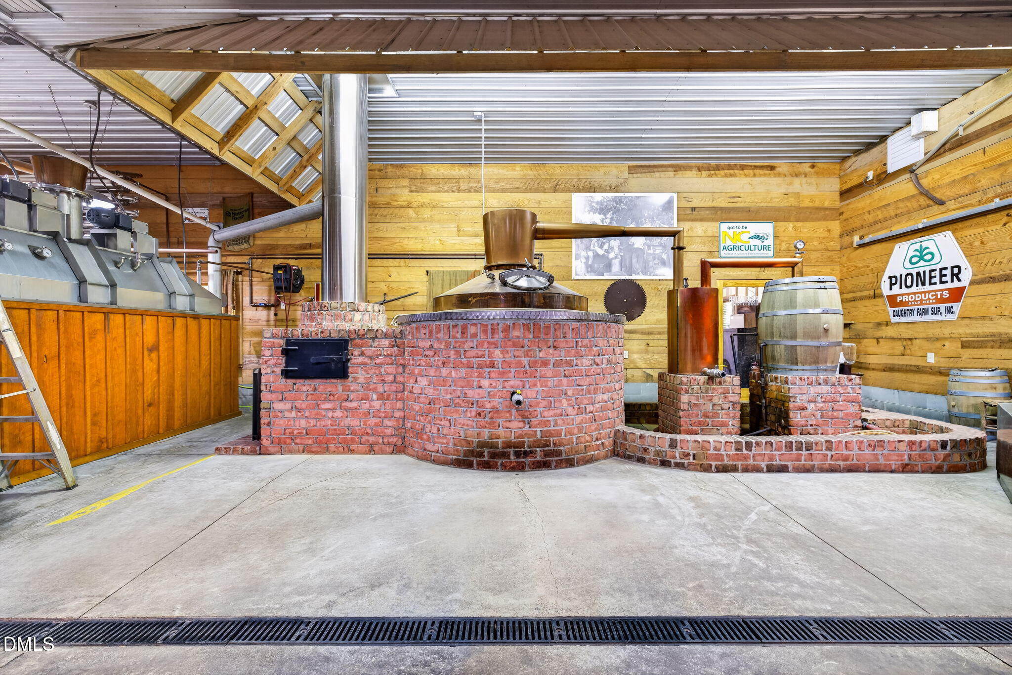 main property photo 21