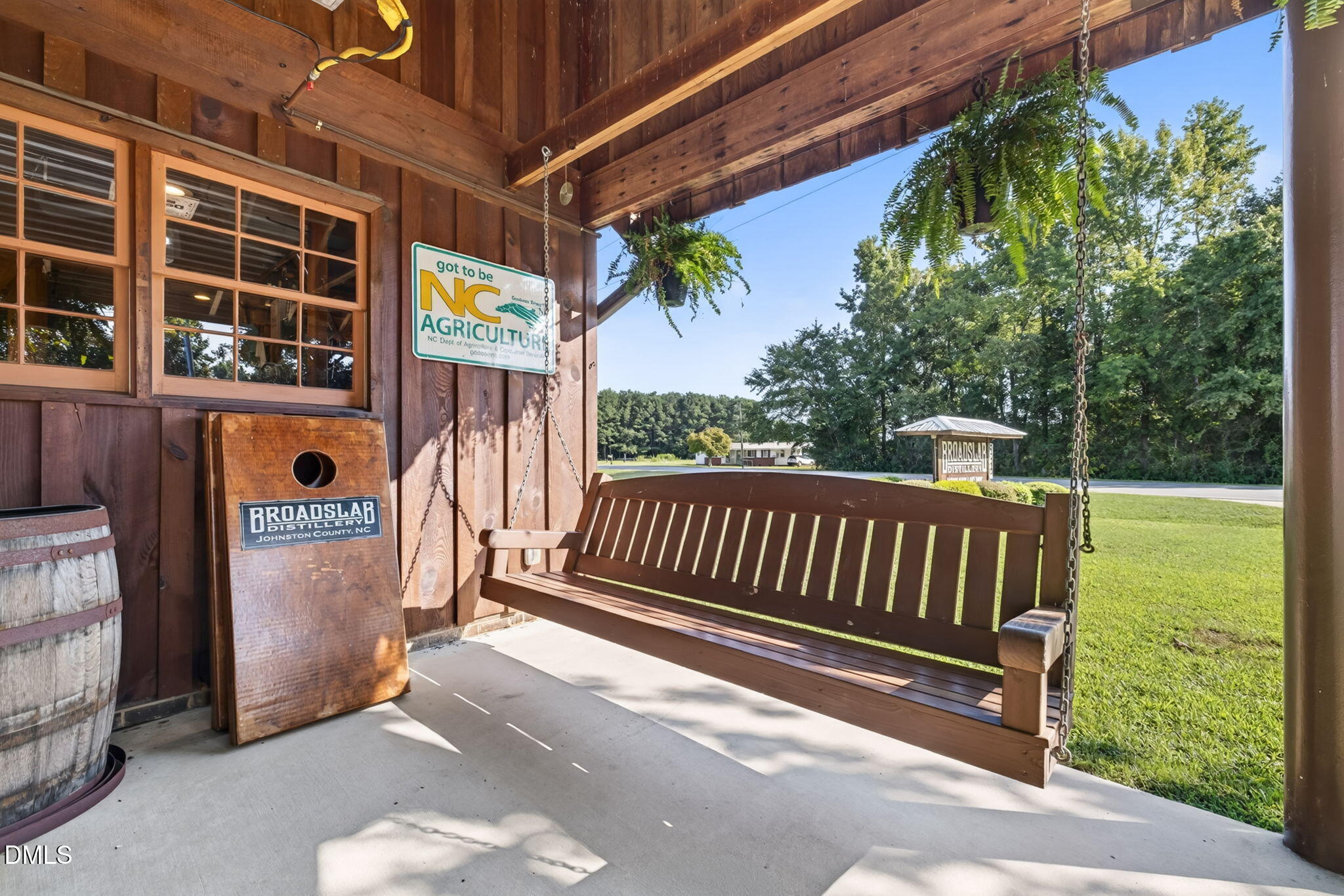 main property photo 31