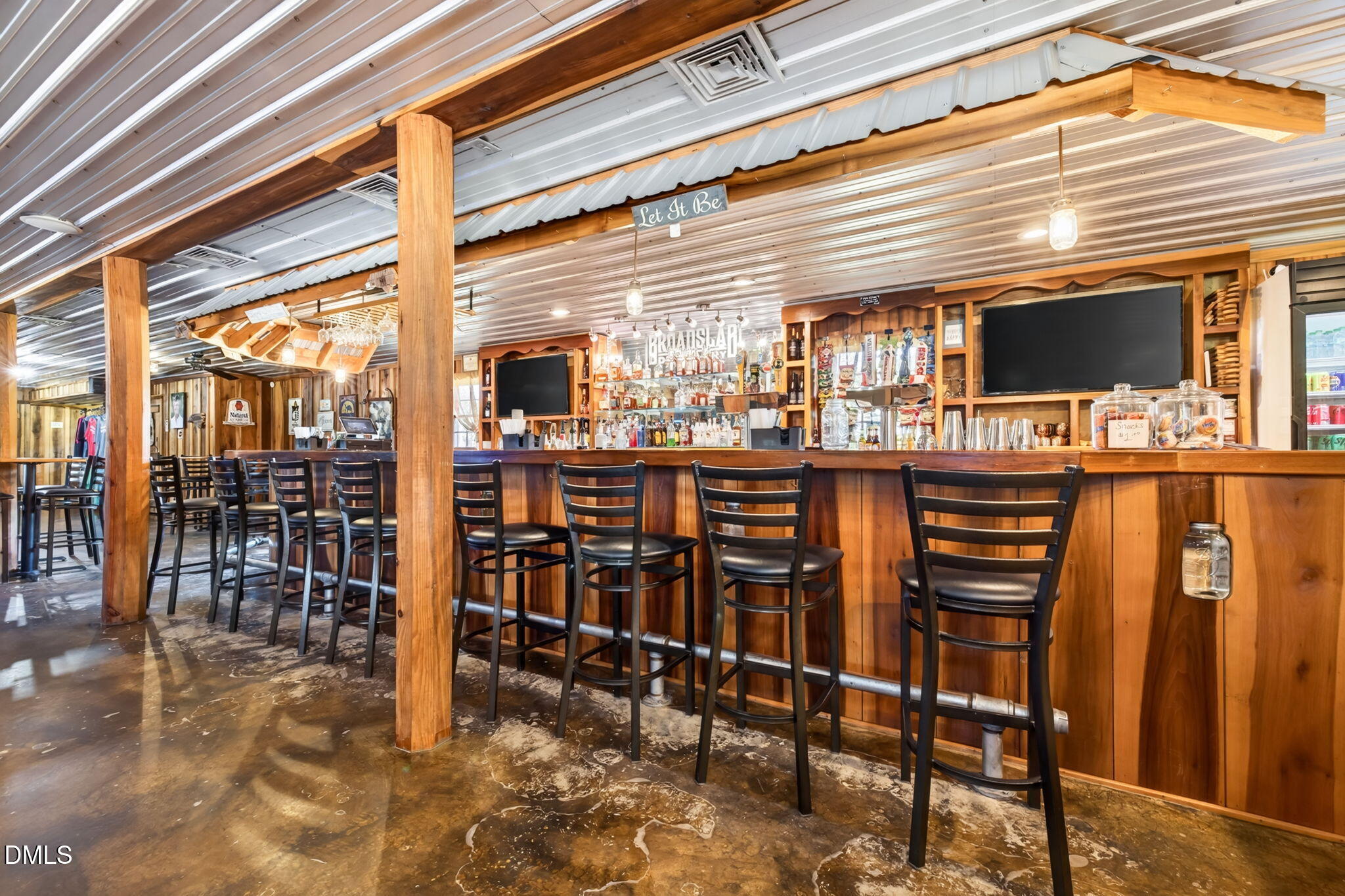 main property photo 33