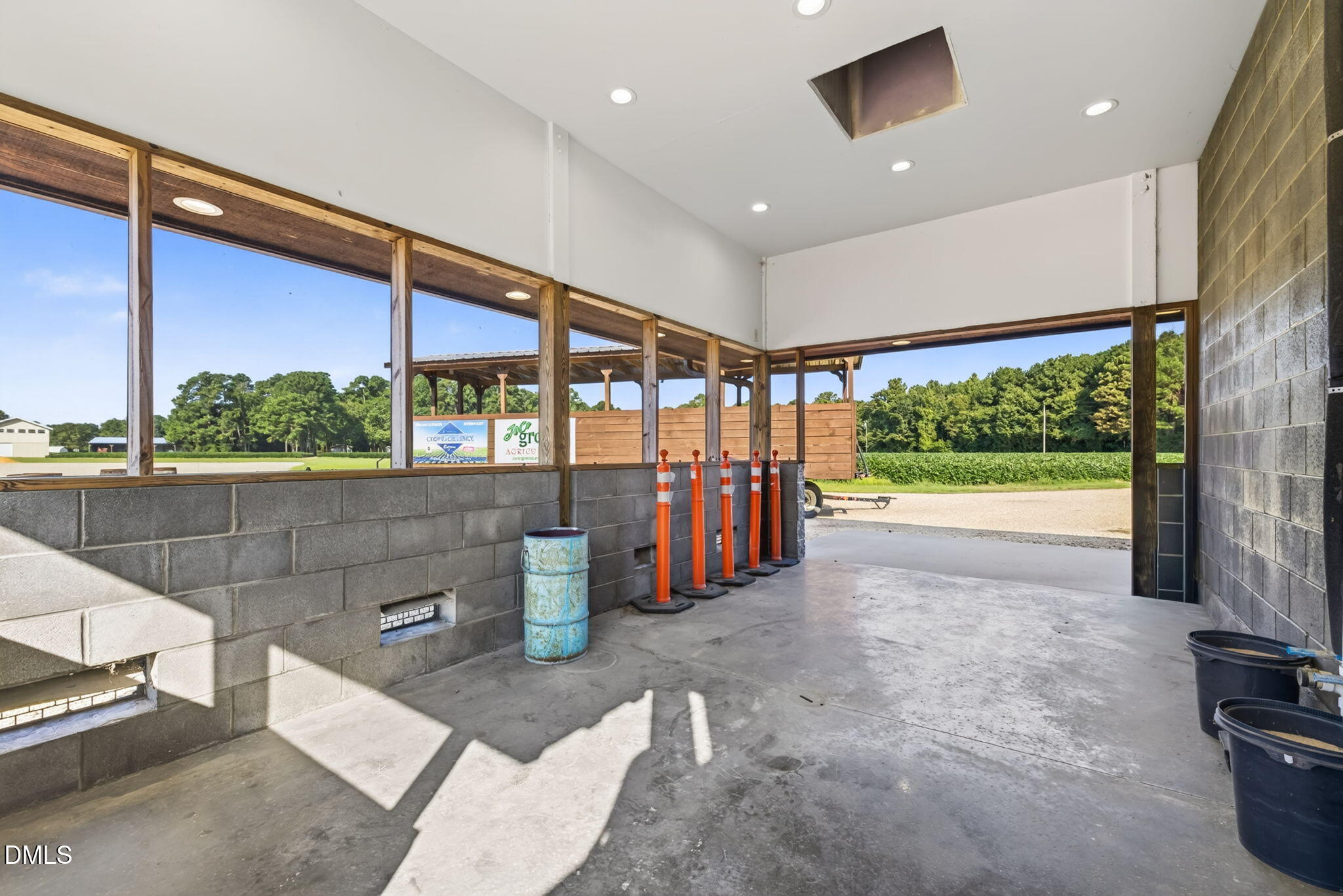 main property photo 39
