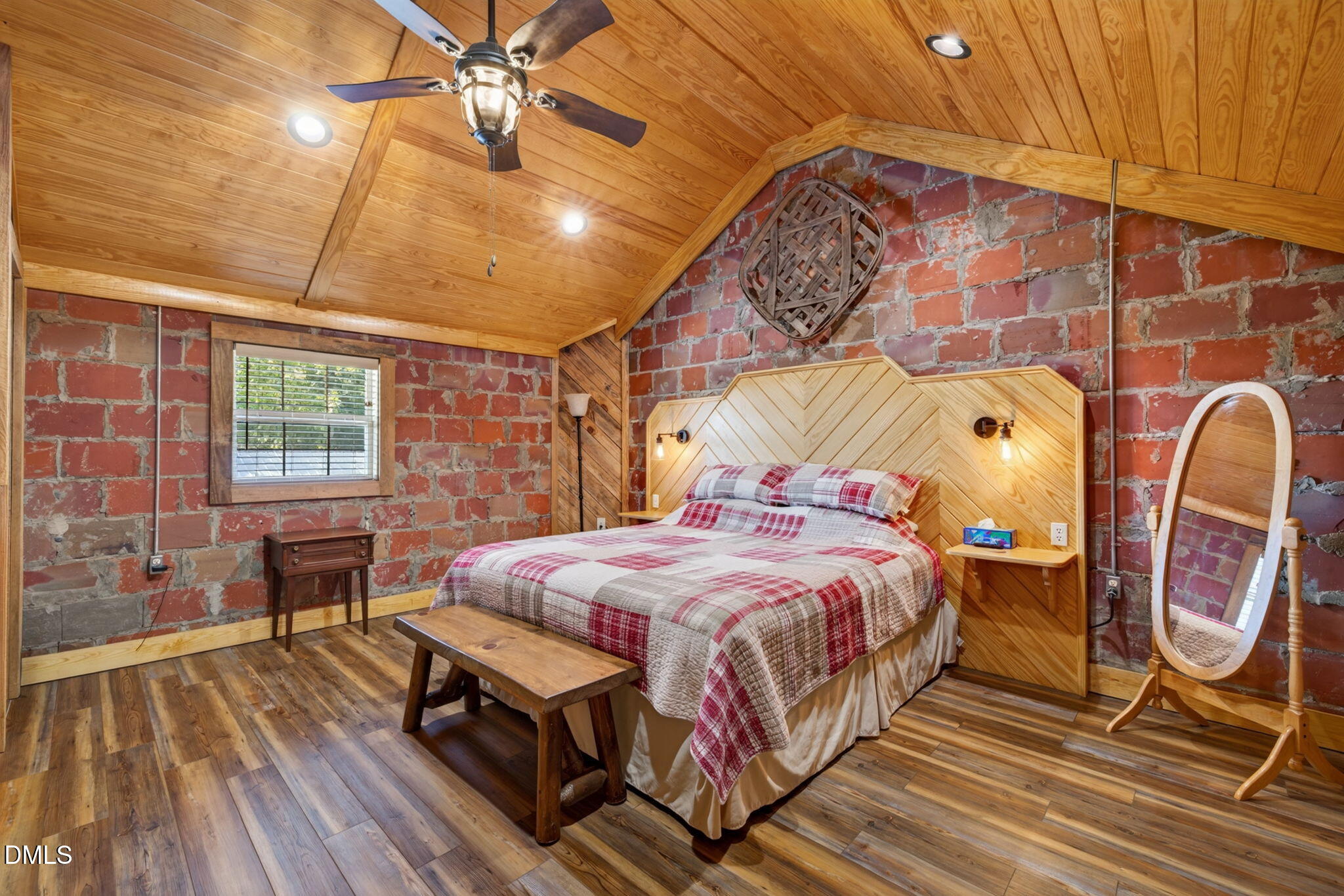 main property photo 77