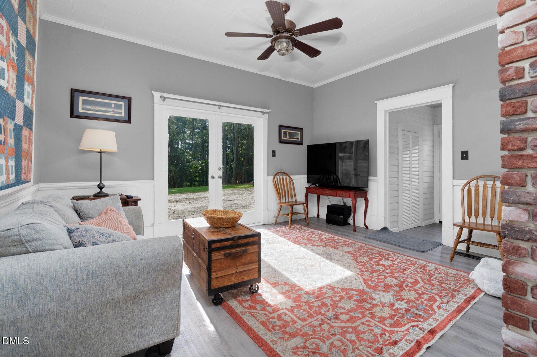main property photo 28