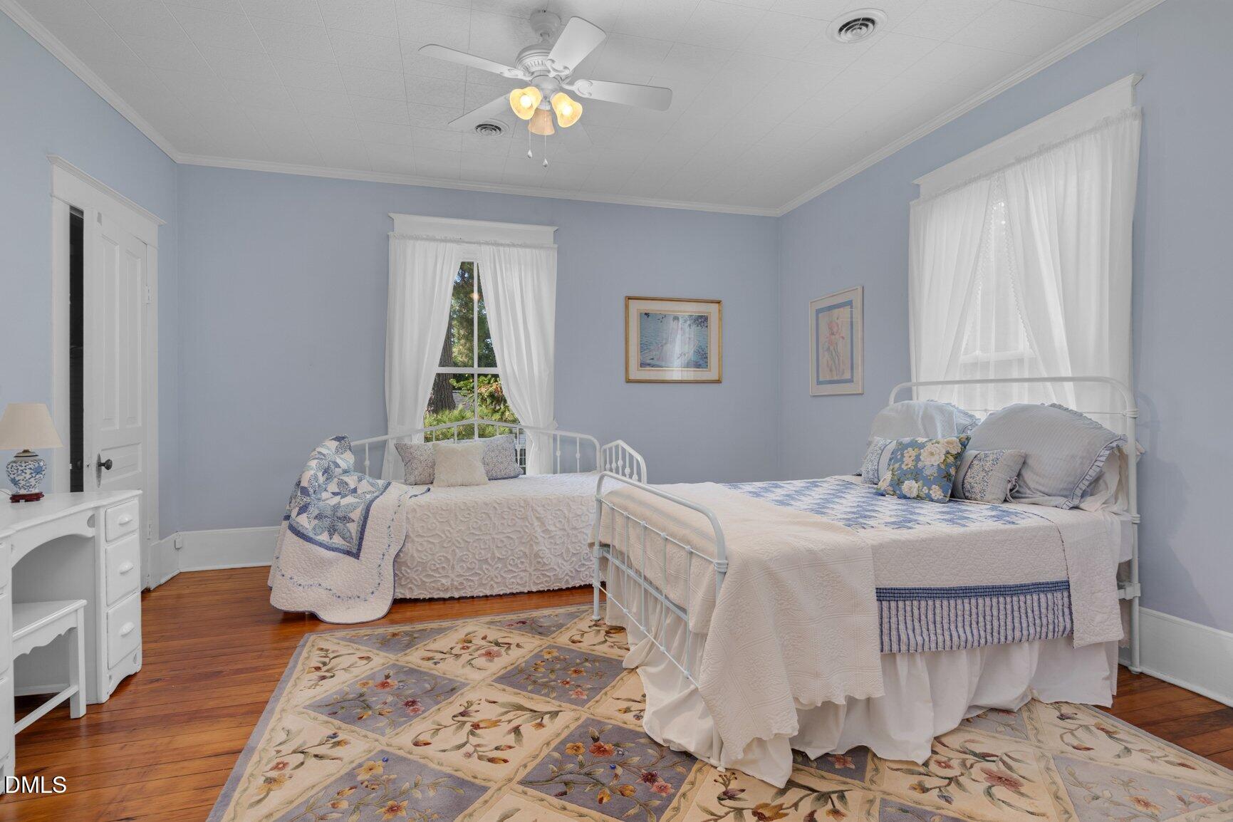 main property photo 32
