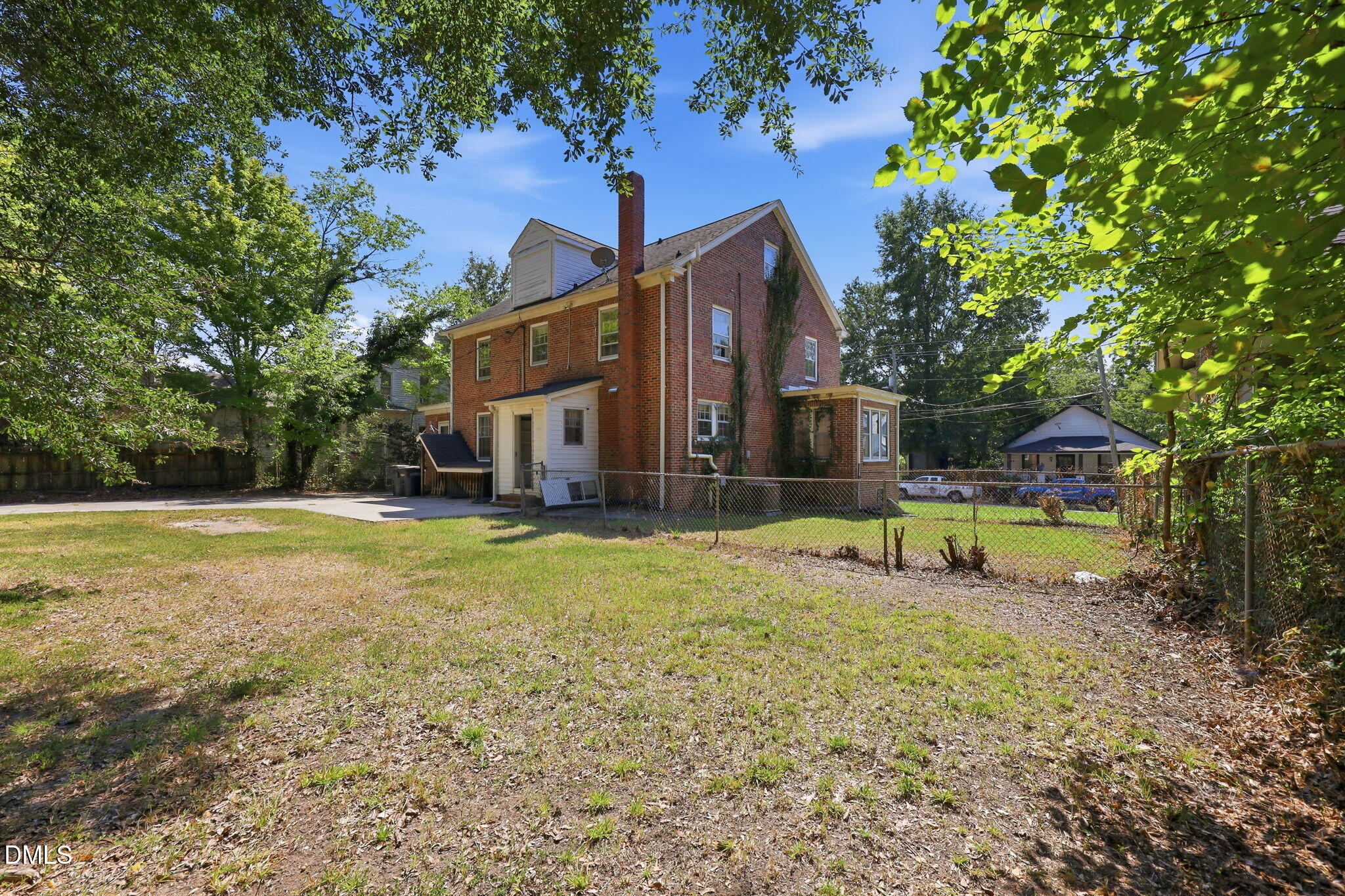 main property photo 50