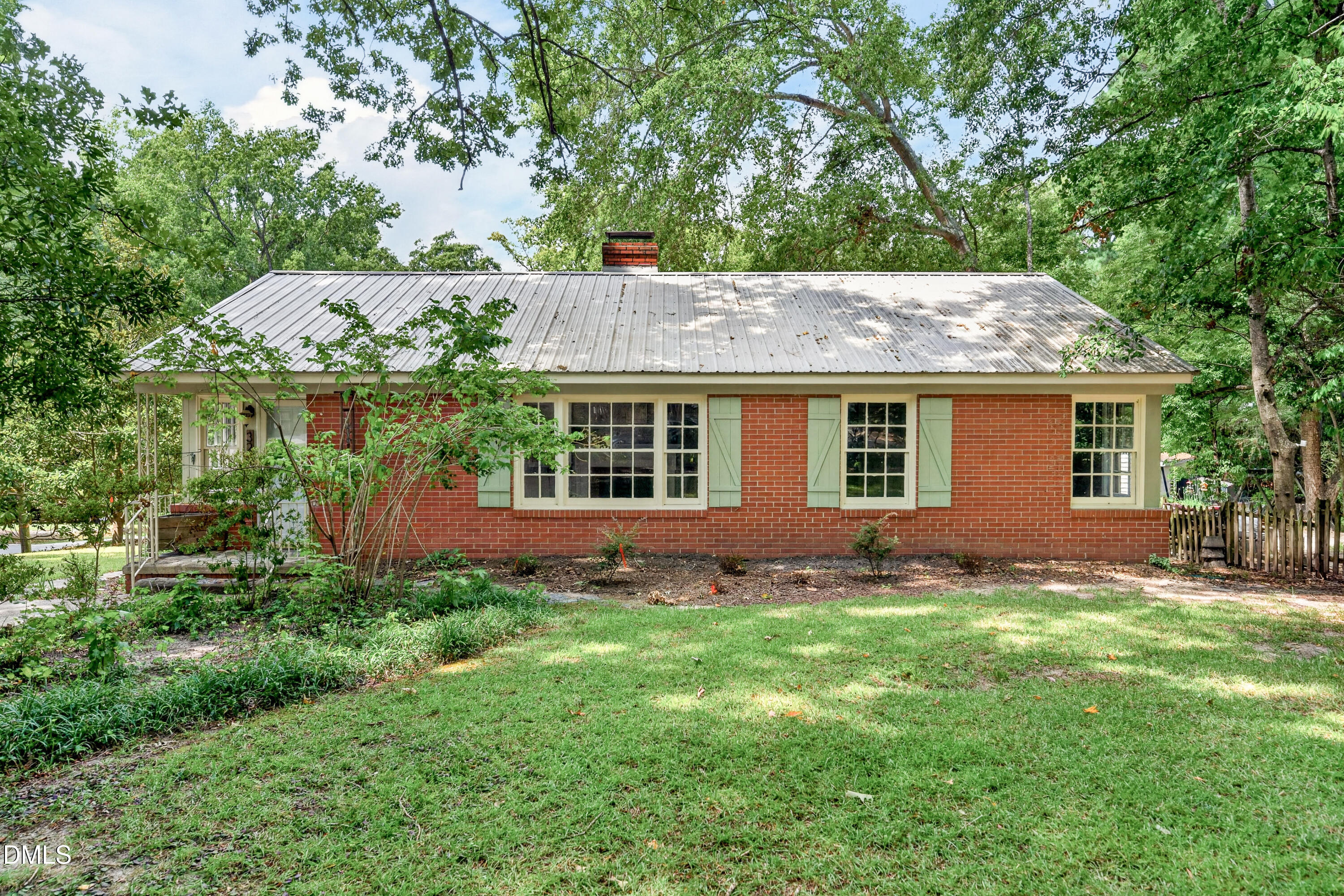 main property photo 6