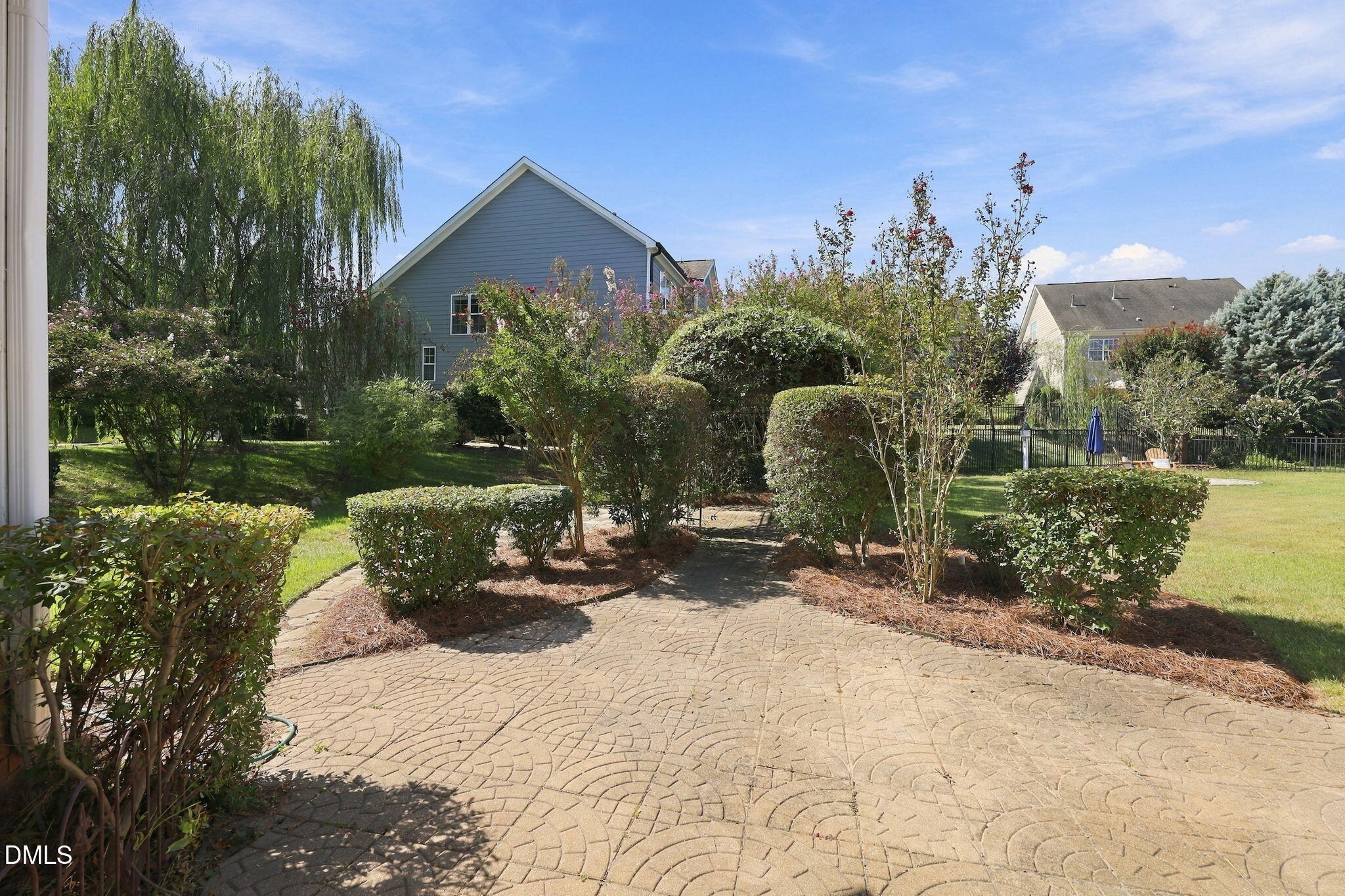 main property photo 27
