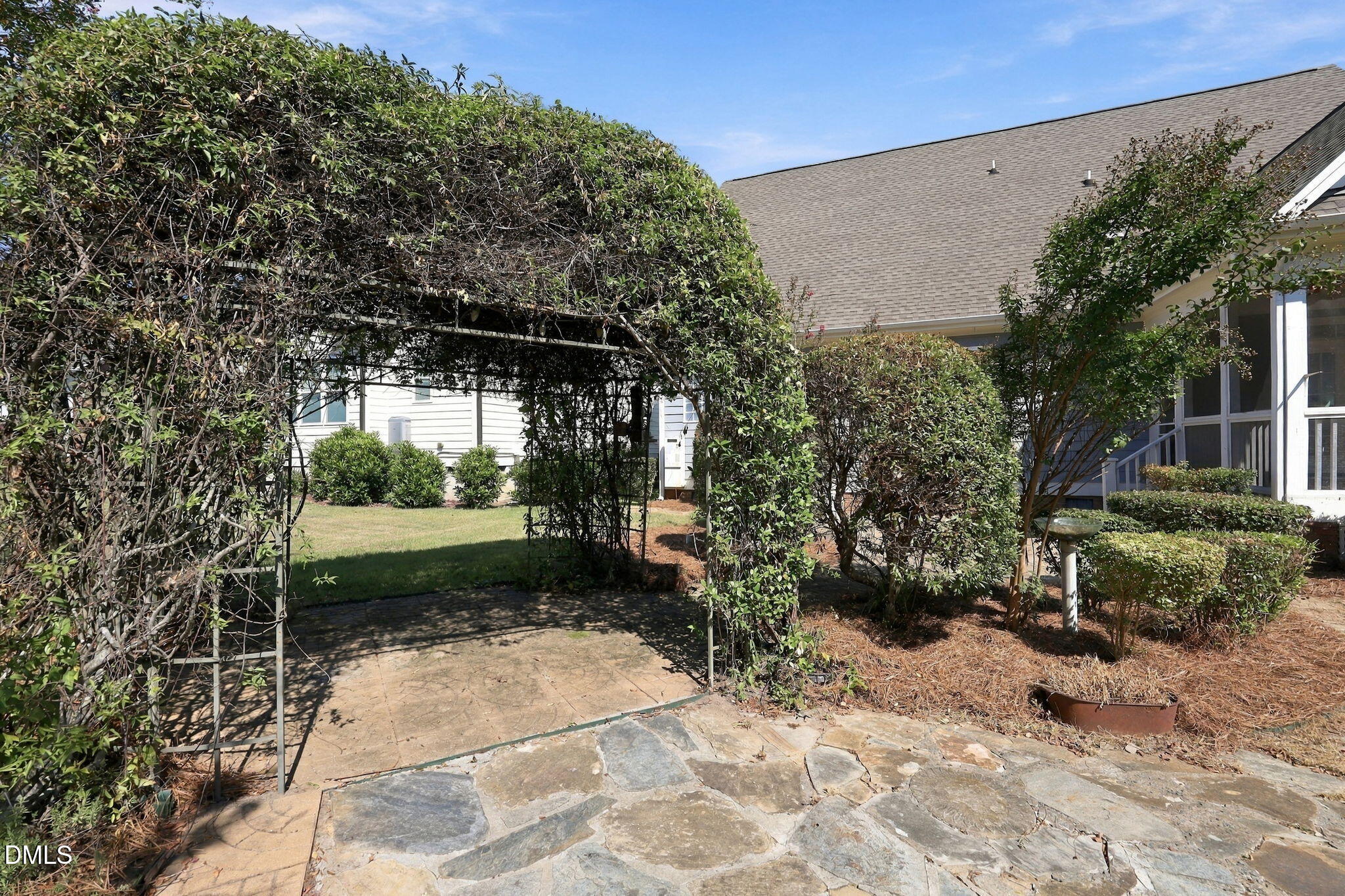 main property photo 31