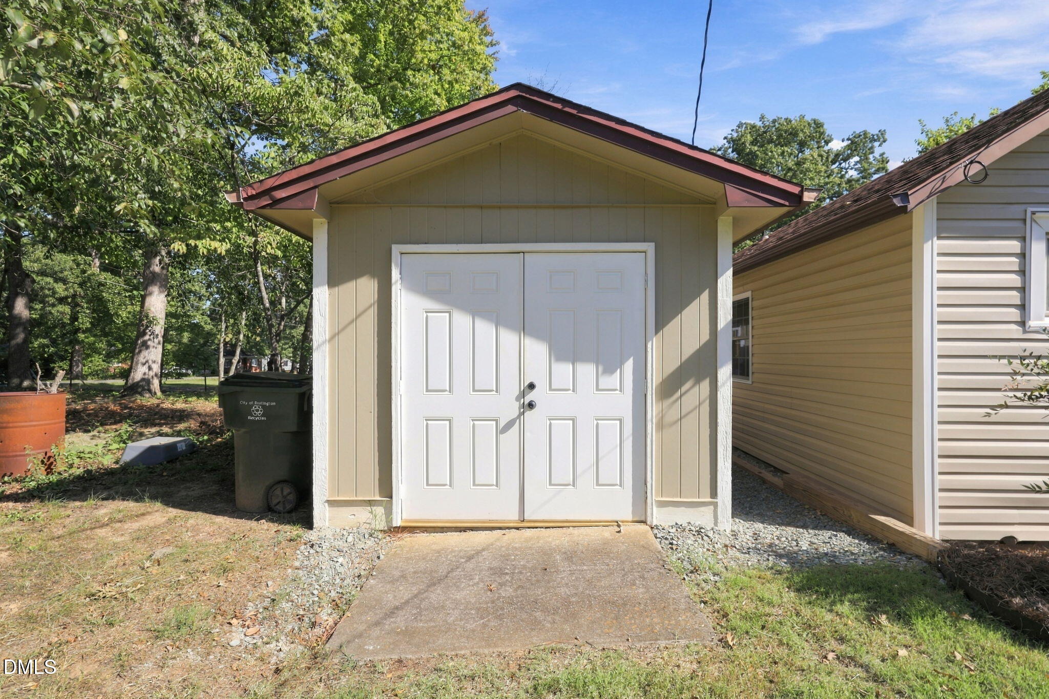 main property photo 20