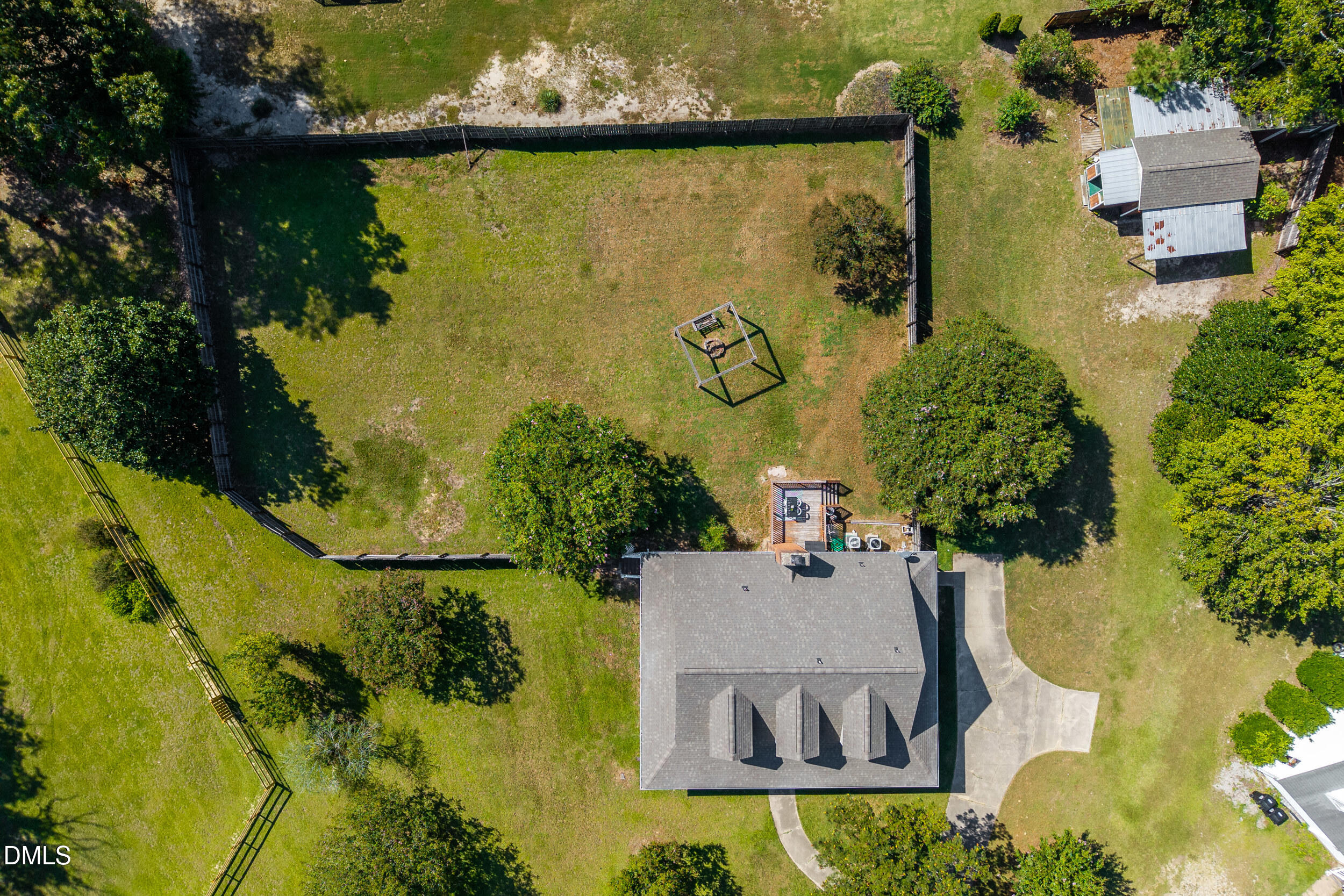 main property photo 39