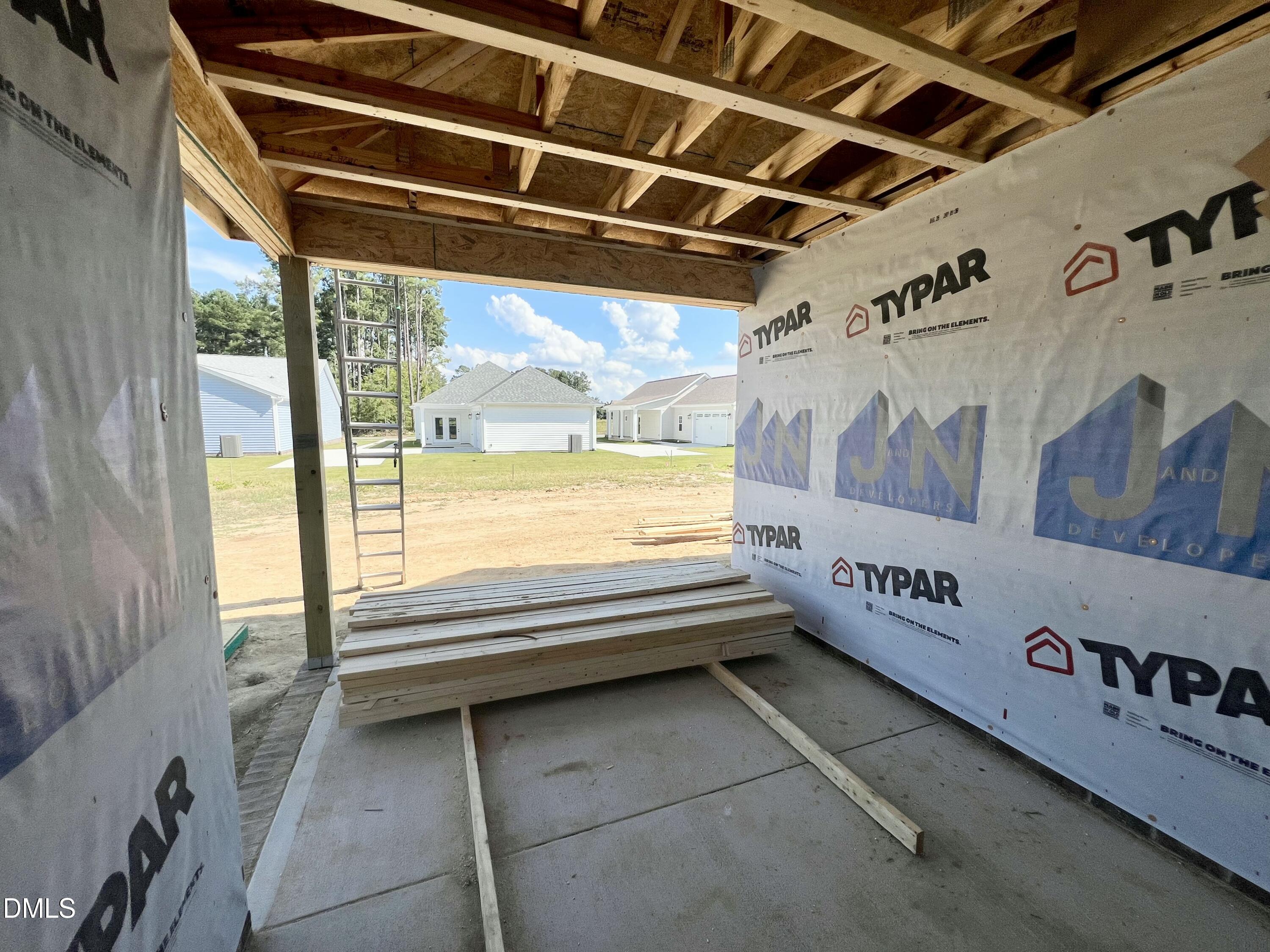 main property photo 11