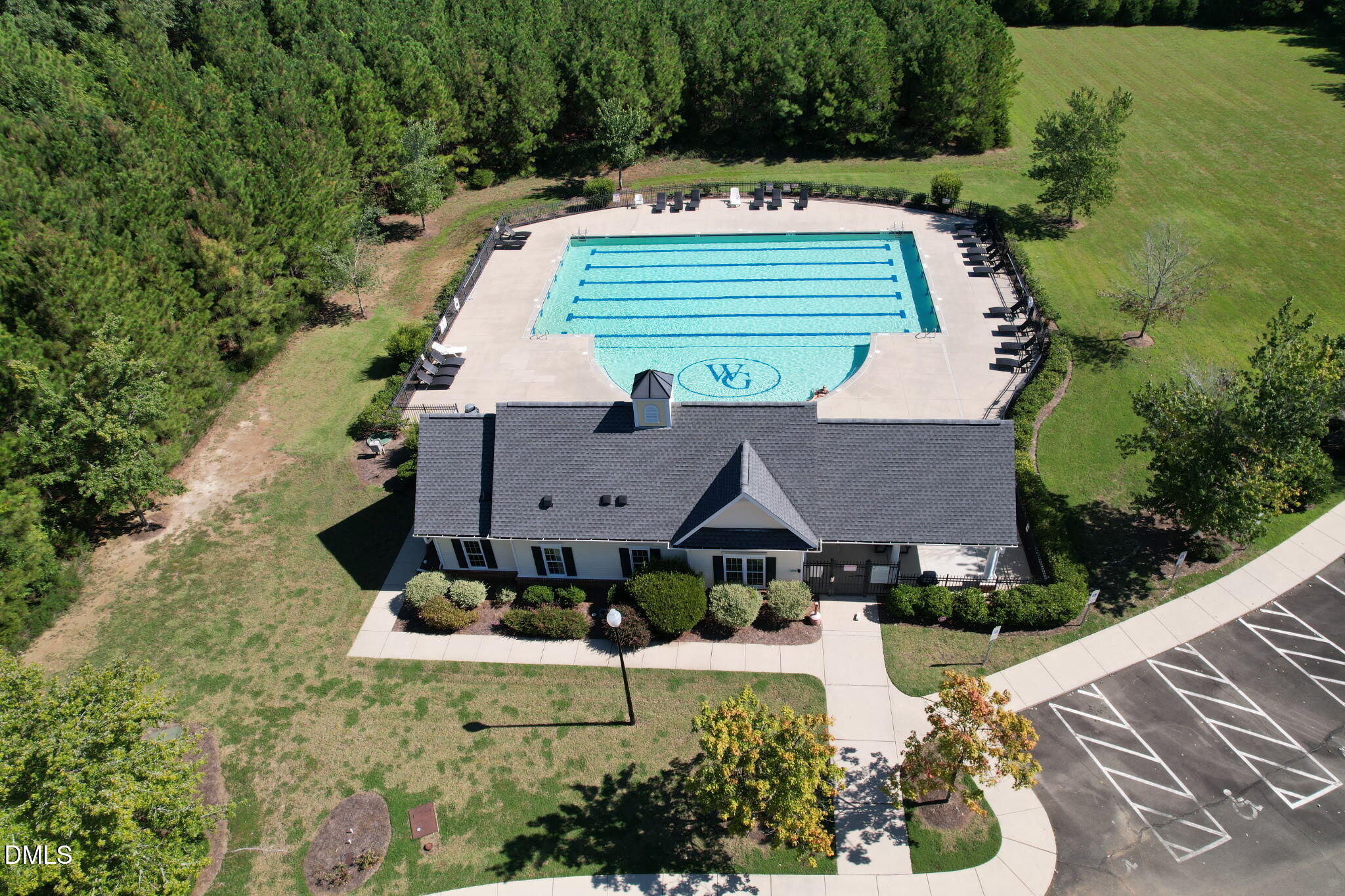 main property photo 28