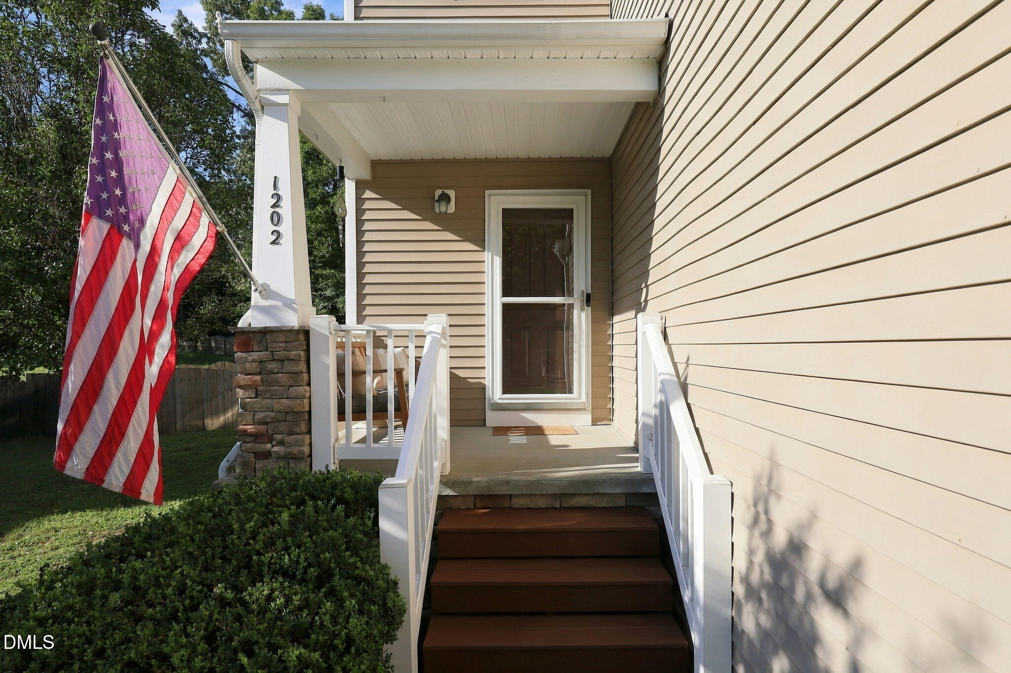 main property photo 30