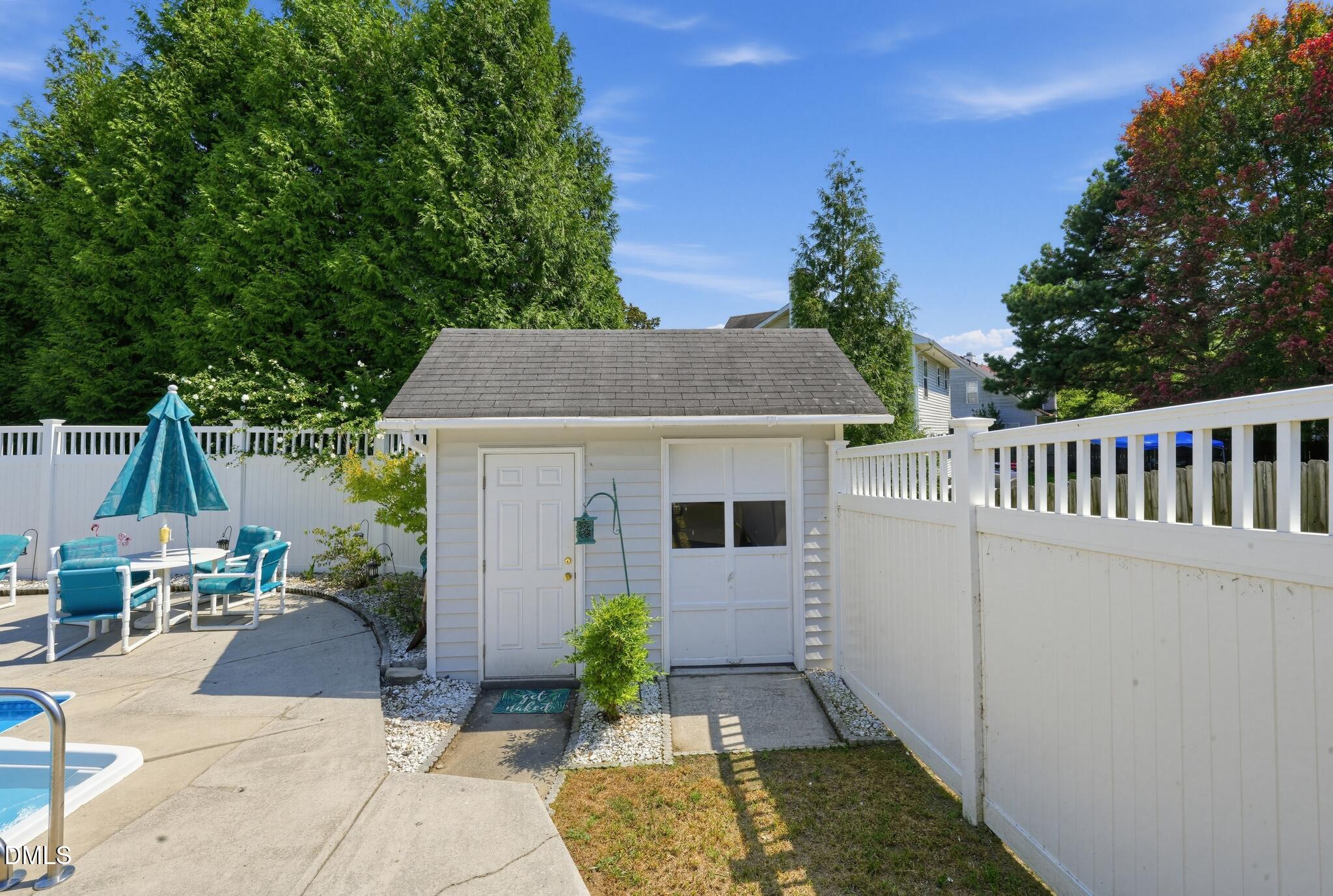 main property photo 33