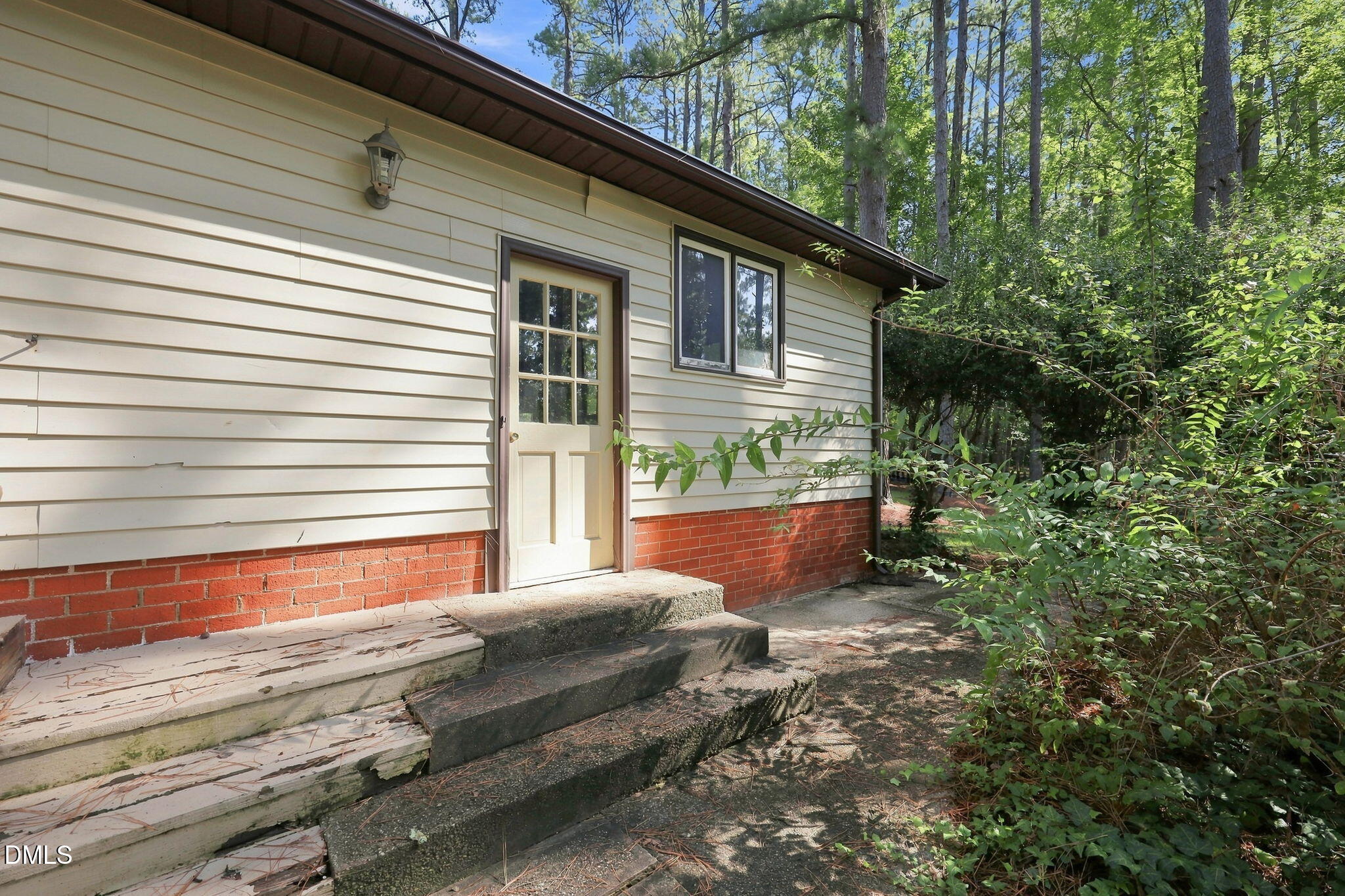 main property photo 31