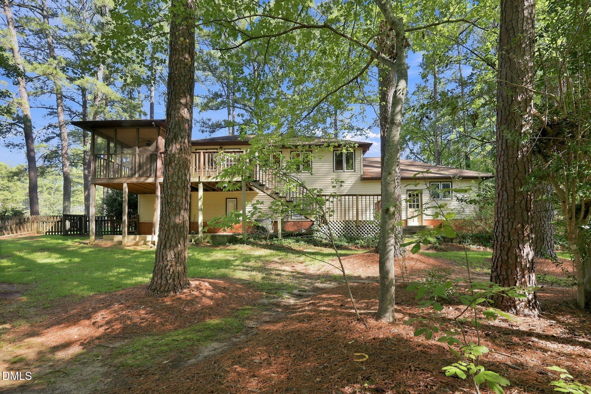 main property photo 32