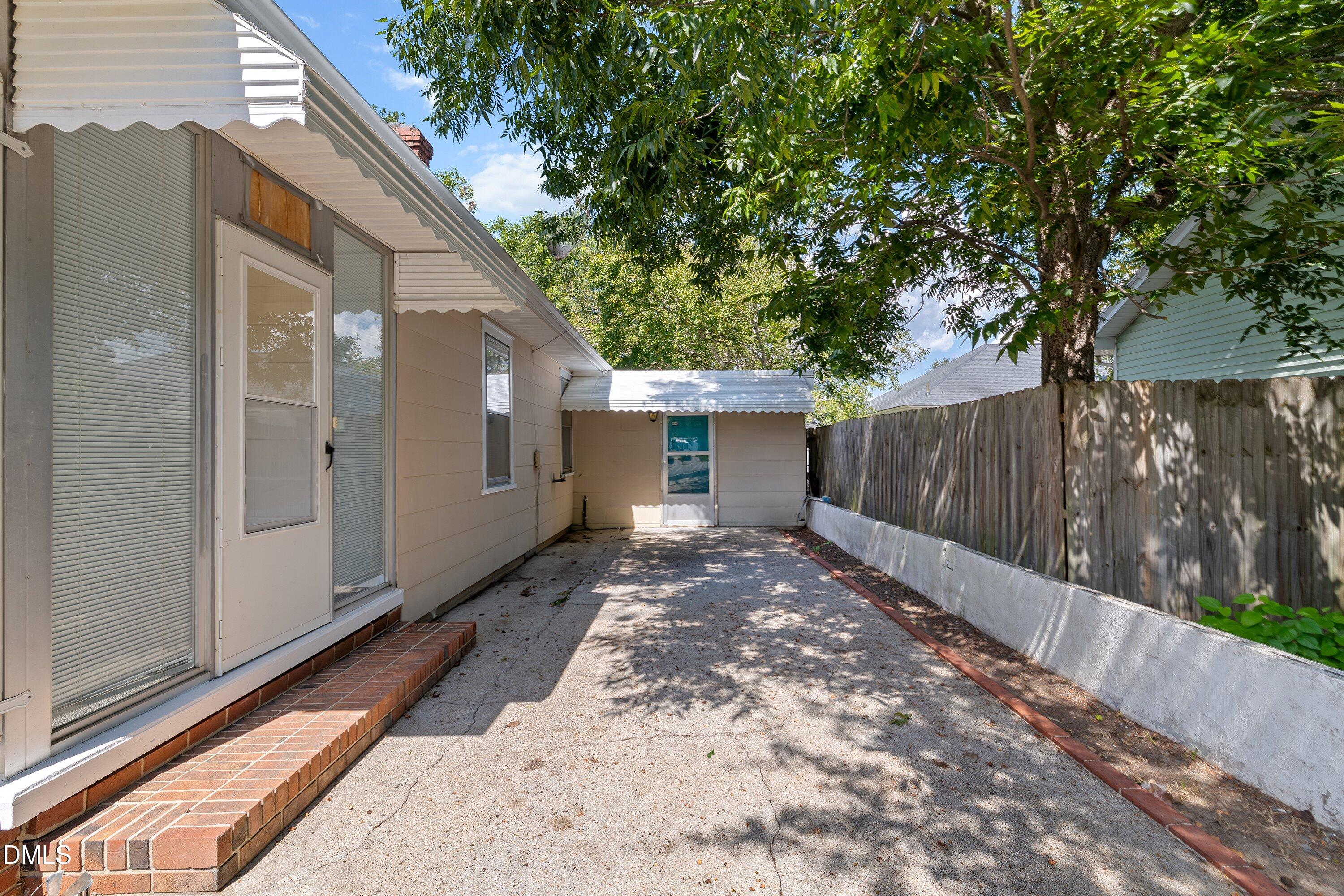 main property photo 33